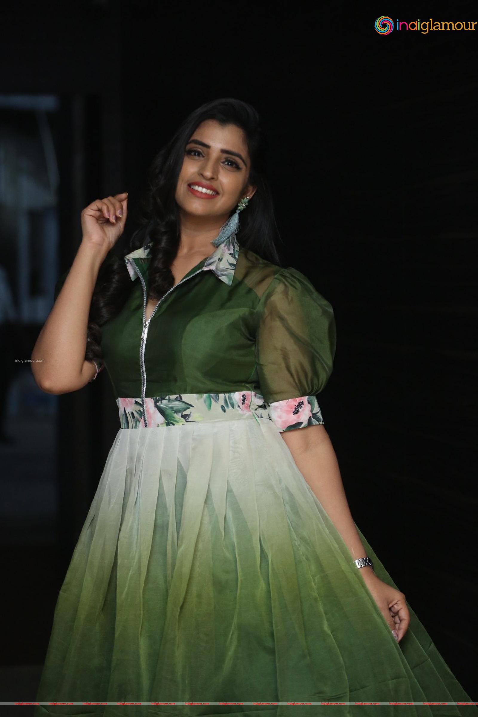 Syamala Actress hd photo