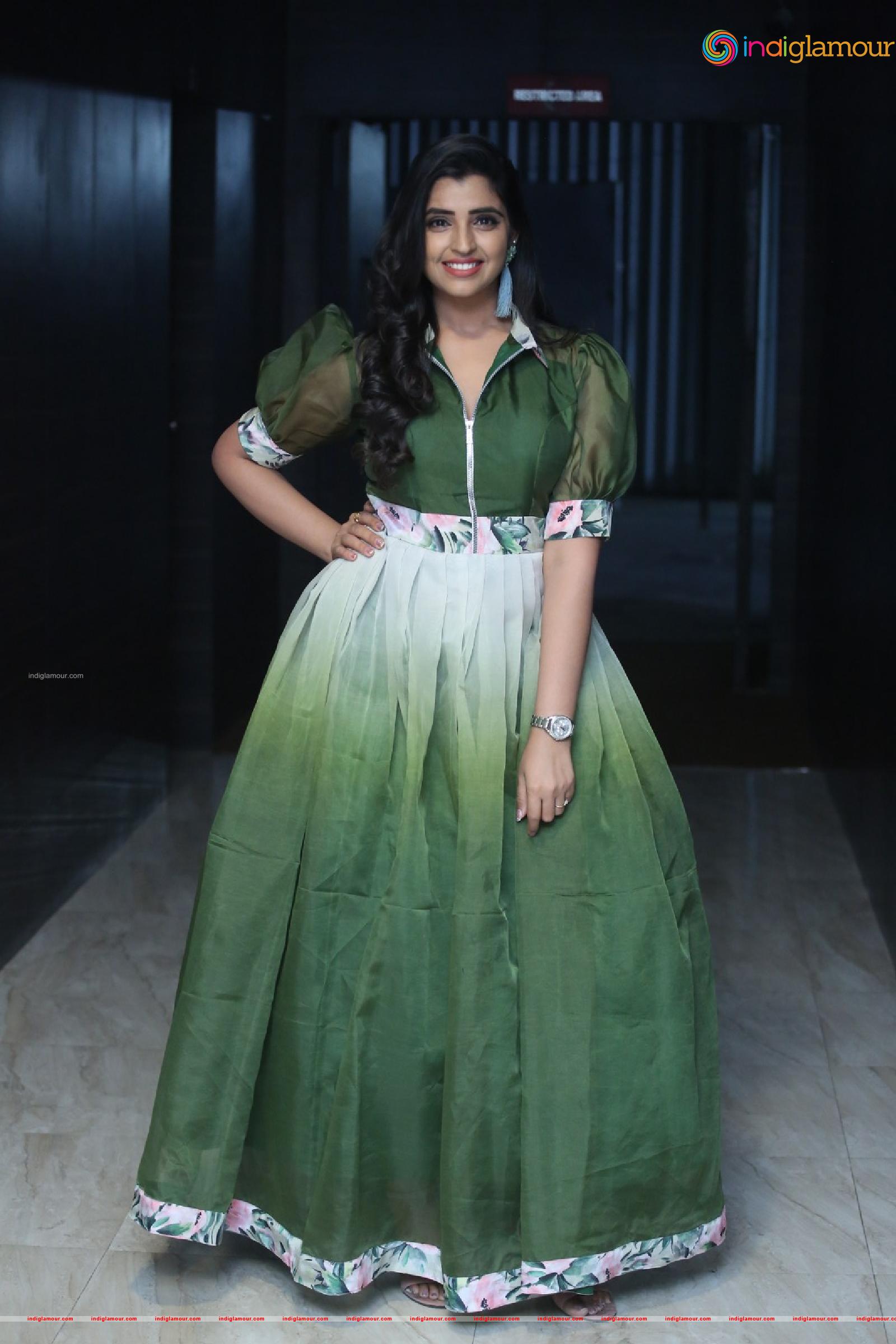 Syamala Actress hd photo