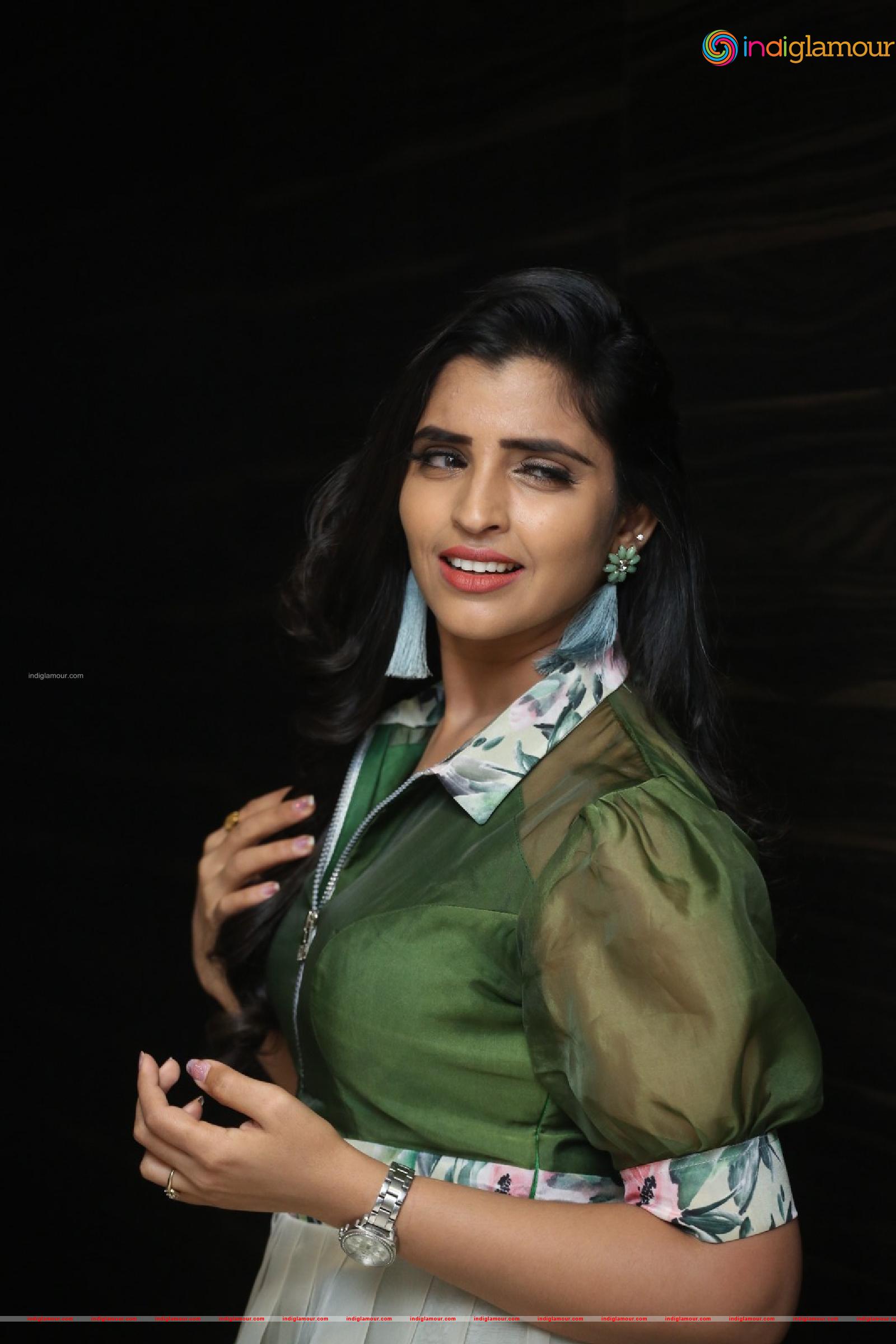 Syamala Actress hd photo