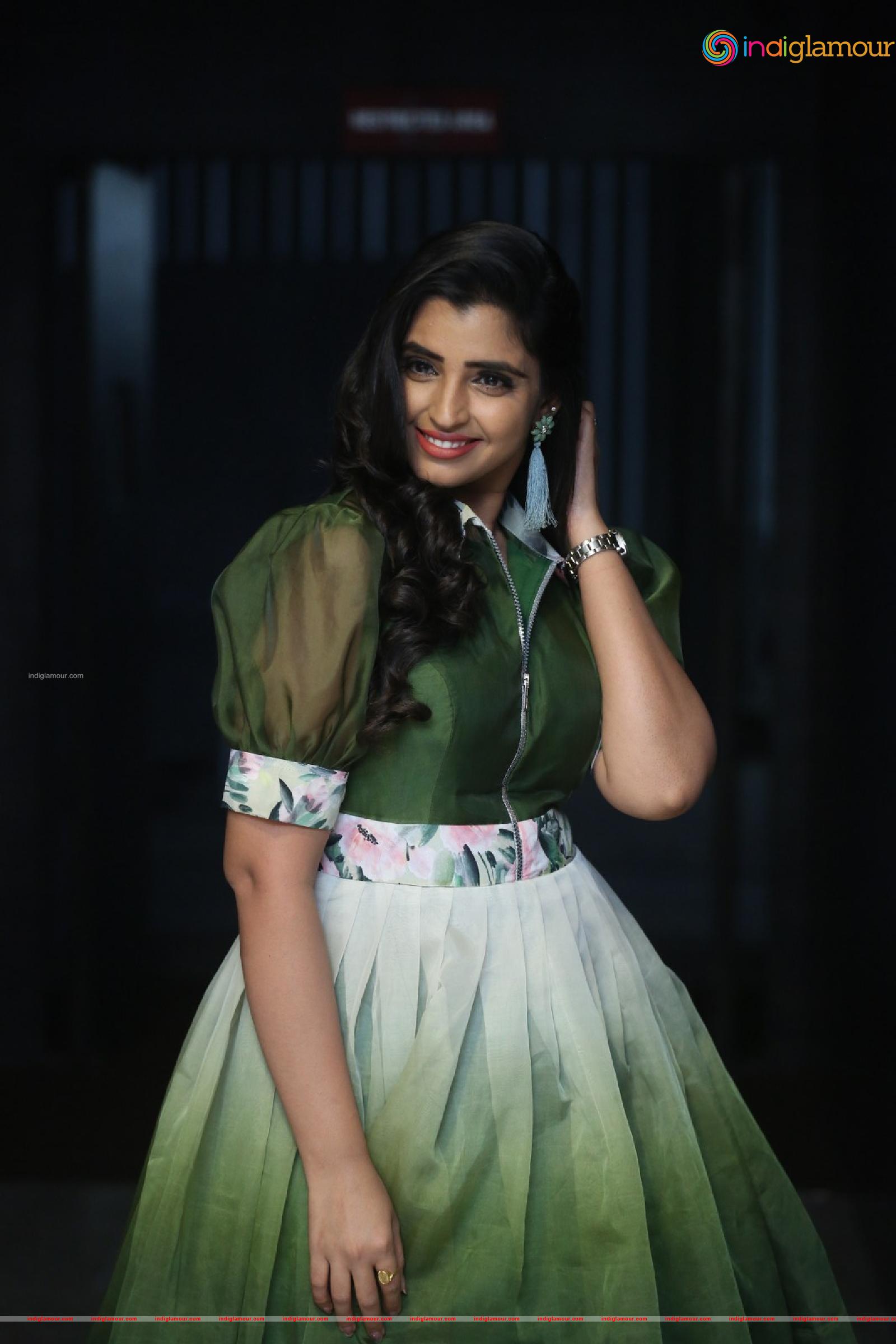 Syamala Actress hd photo