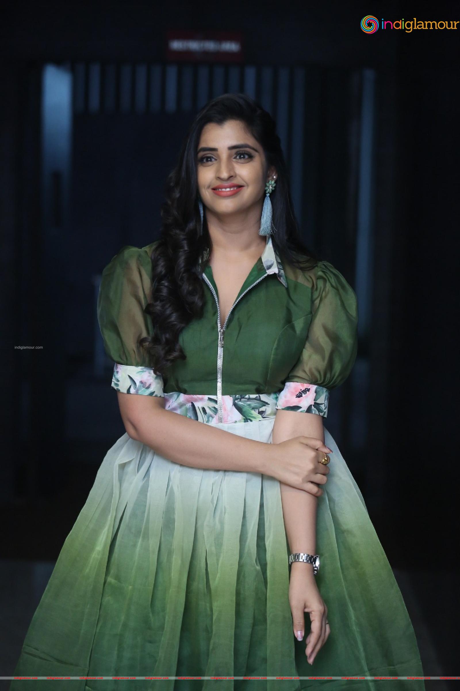 Syamala Actress hd photo