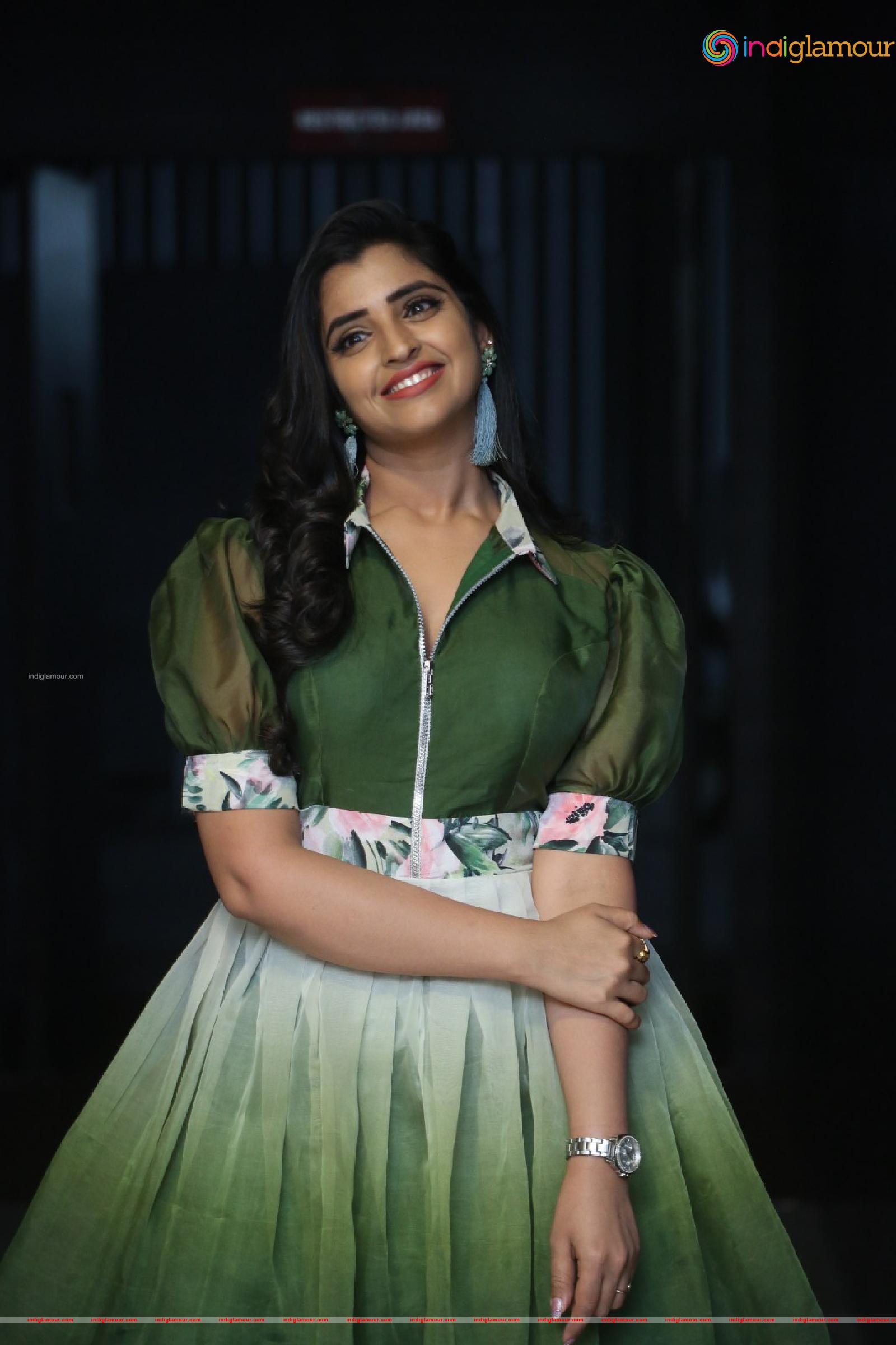 Syamala Actress hd photo