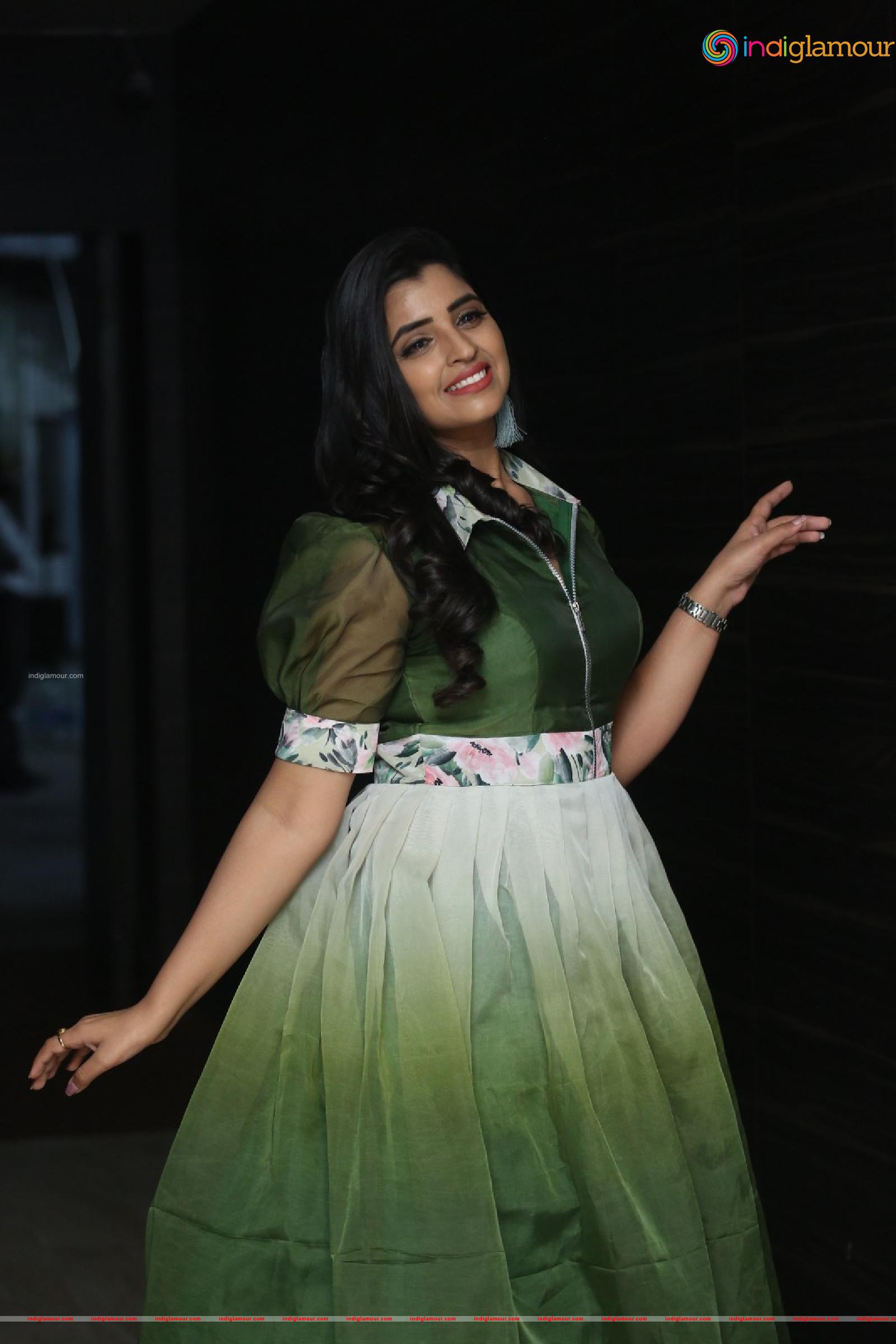 Syamala Actress hd photo