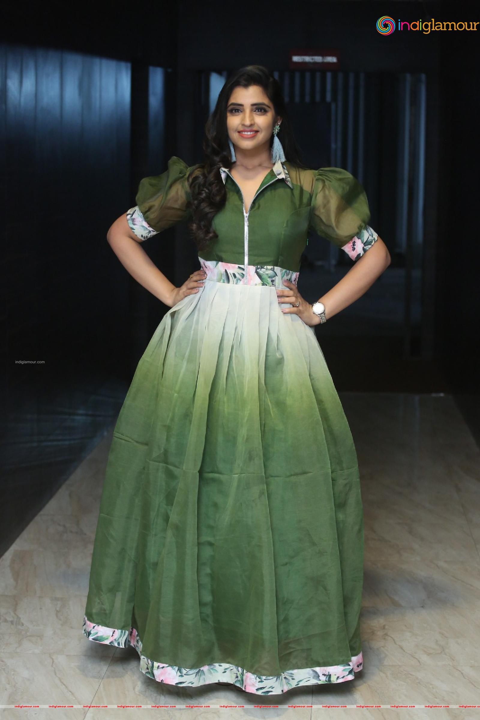 Syamala Actress hd photo