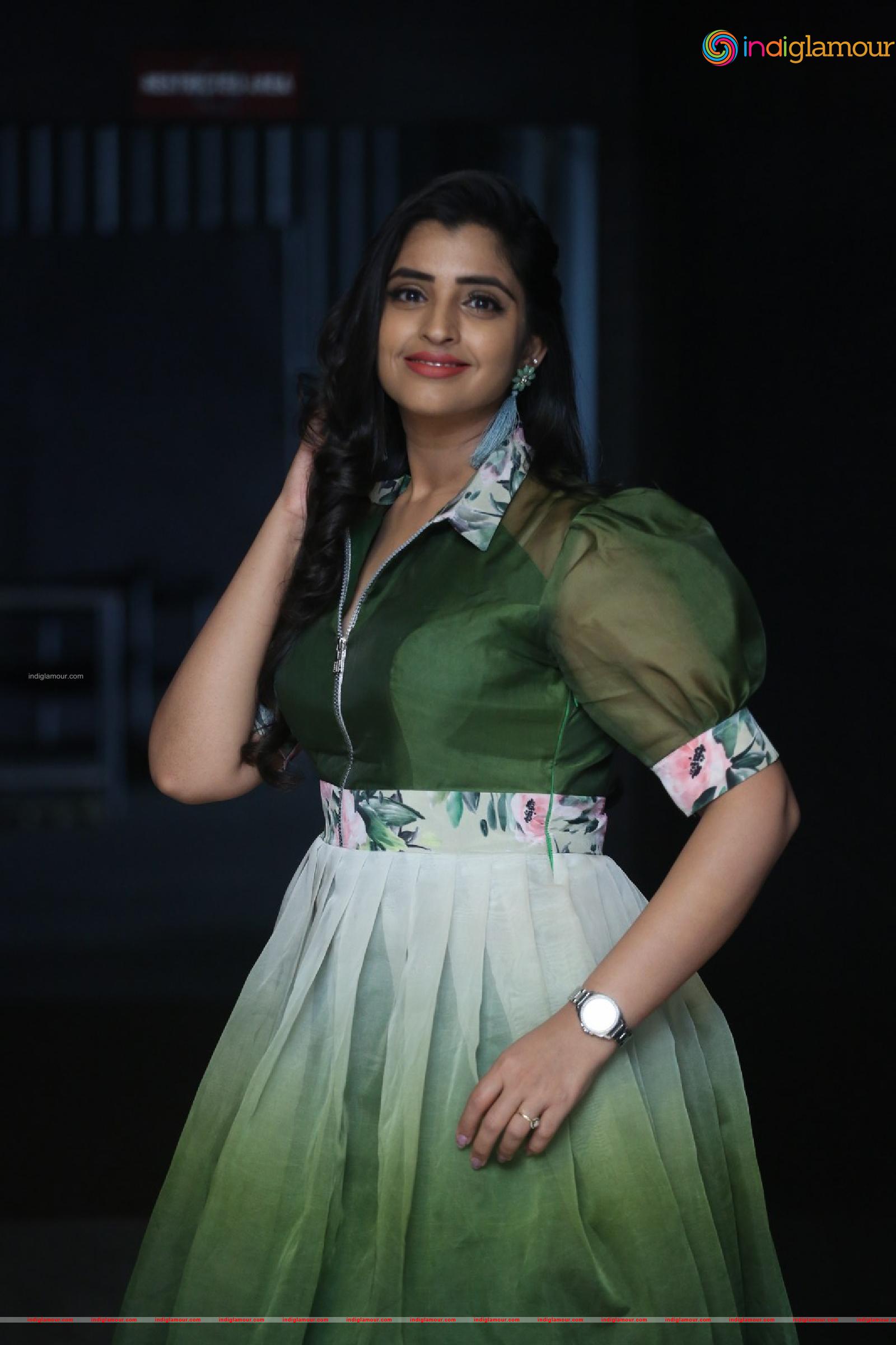 Syamala Actress hd photo