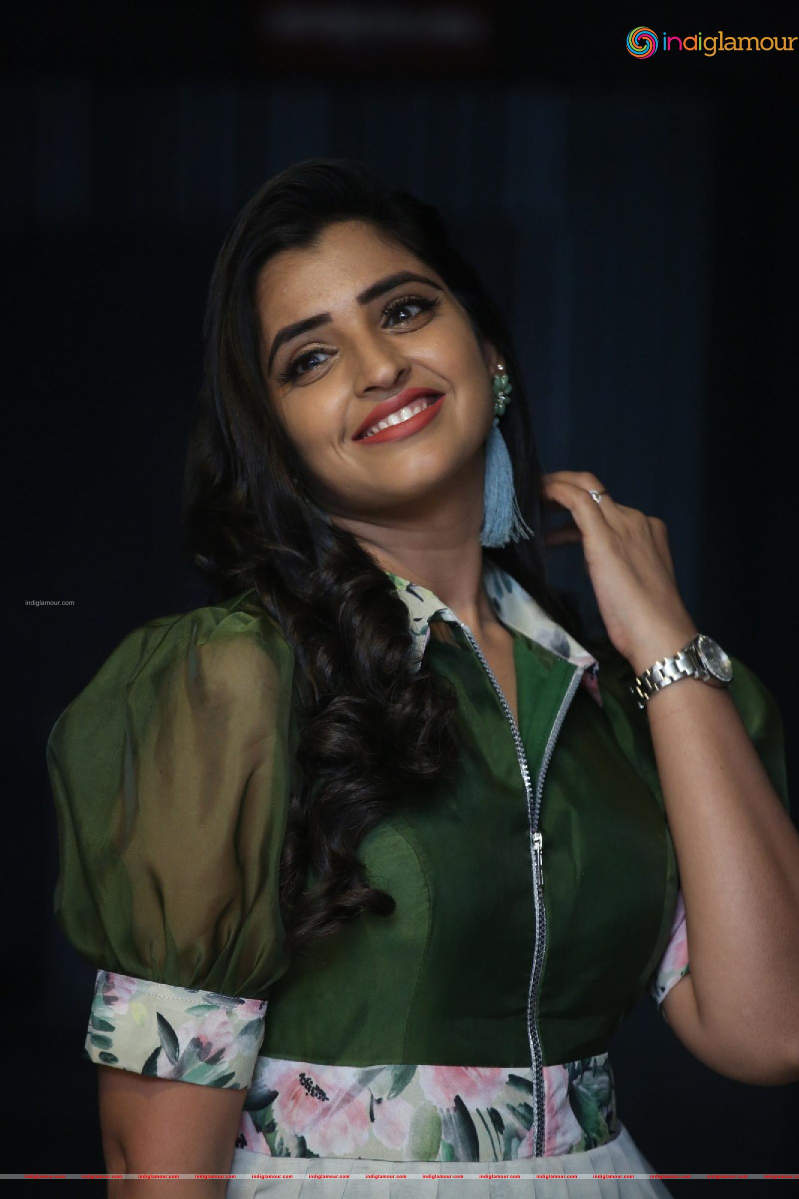 Syamala Actress hd photo