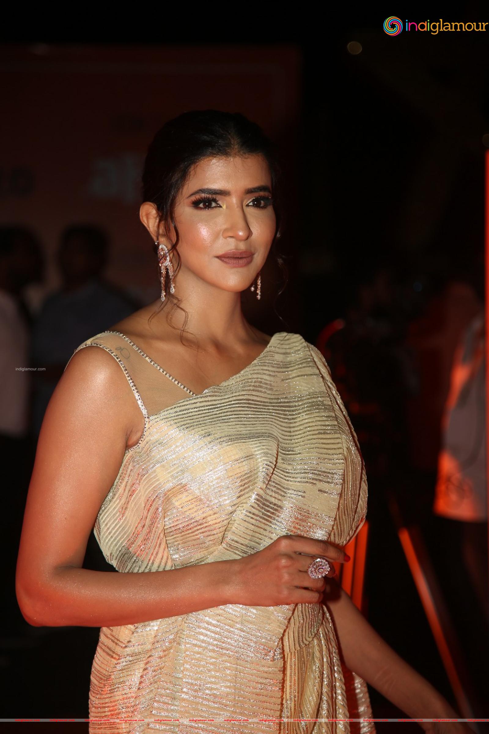Manchu Lakshmi Actress hd photo