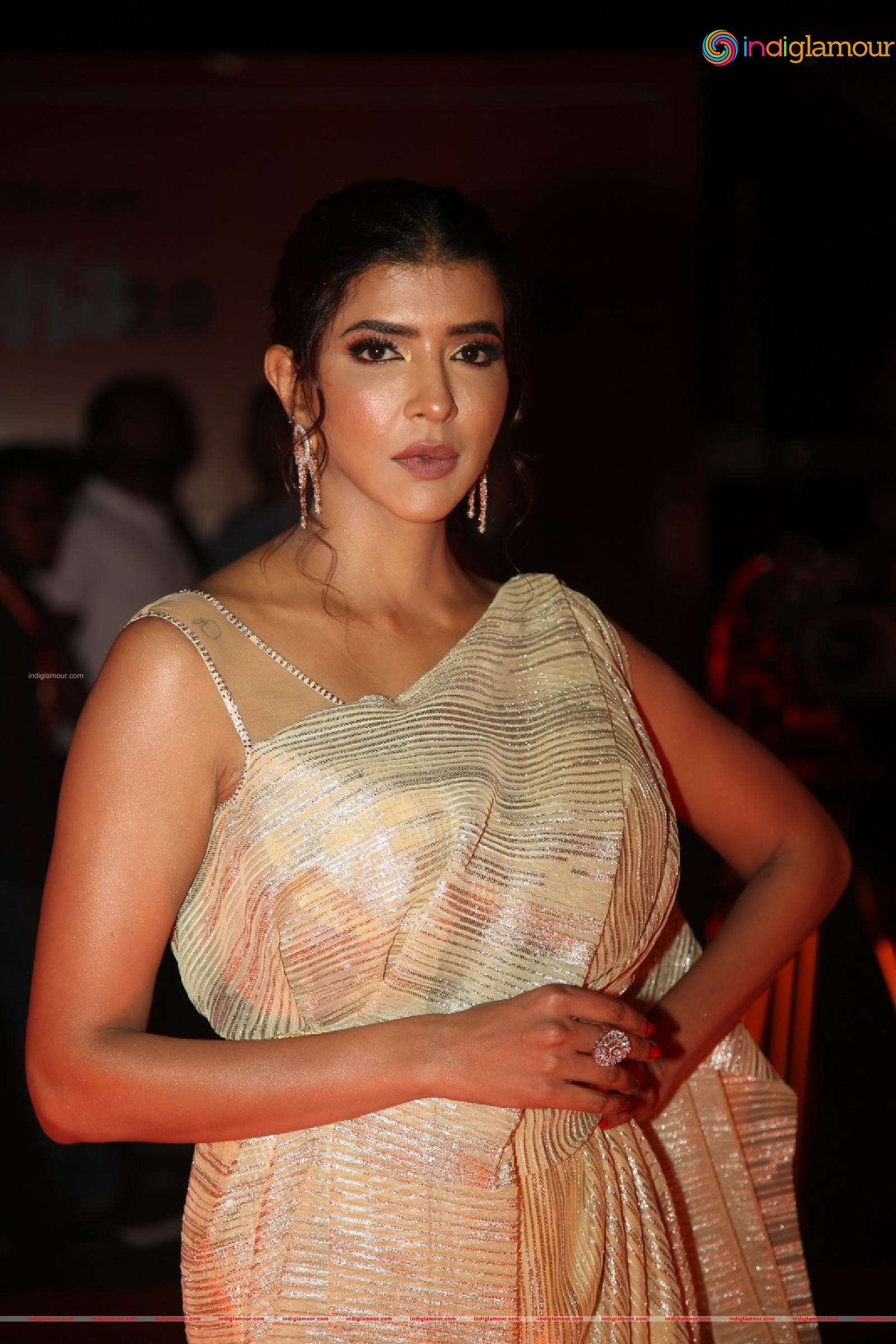 Manchu Lakshmi Actress hd photo