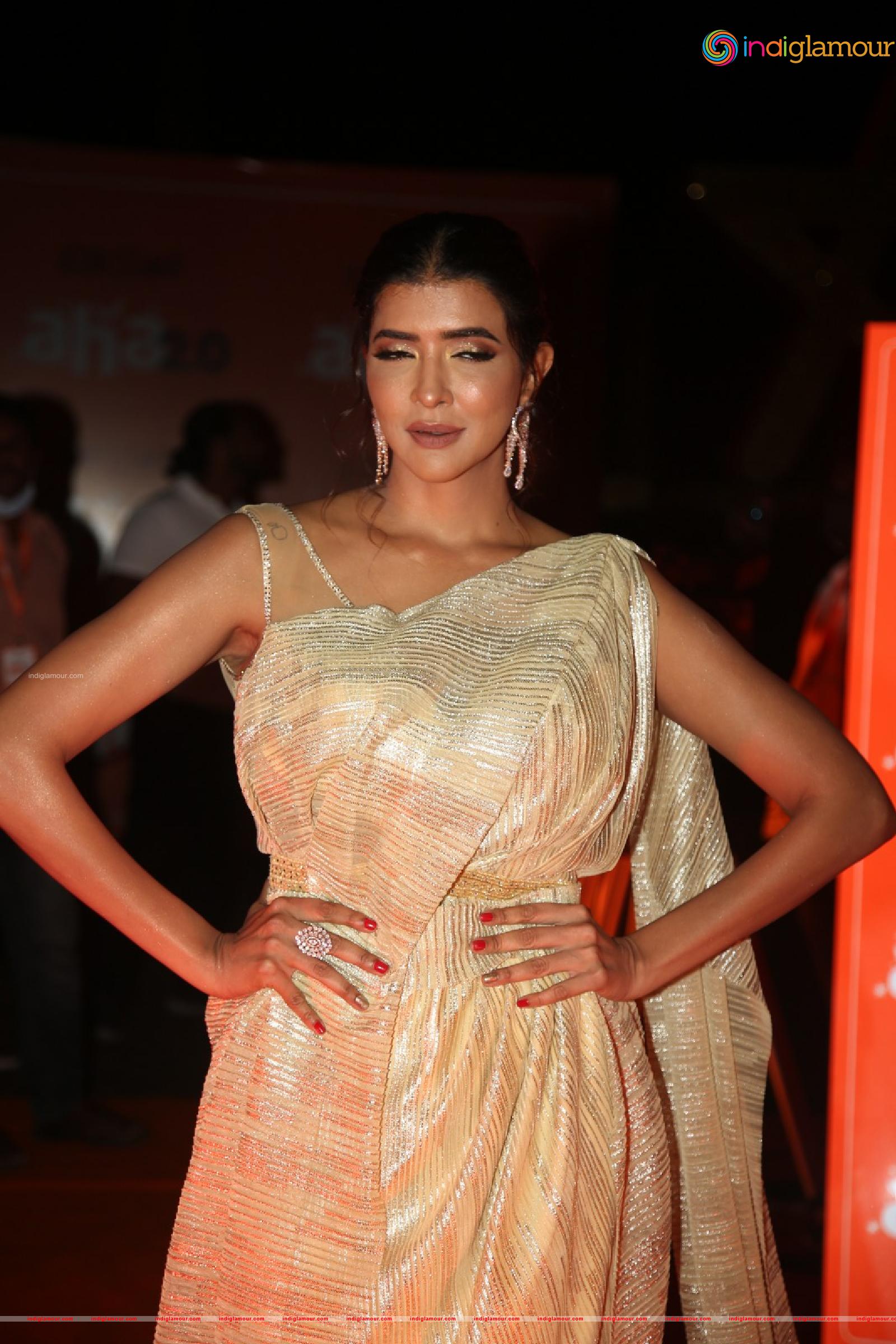 Manchu Lakshmi Actress hd photo