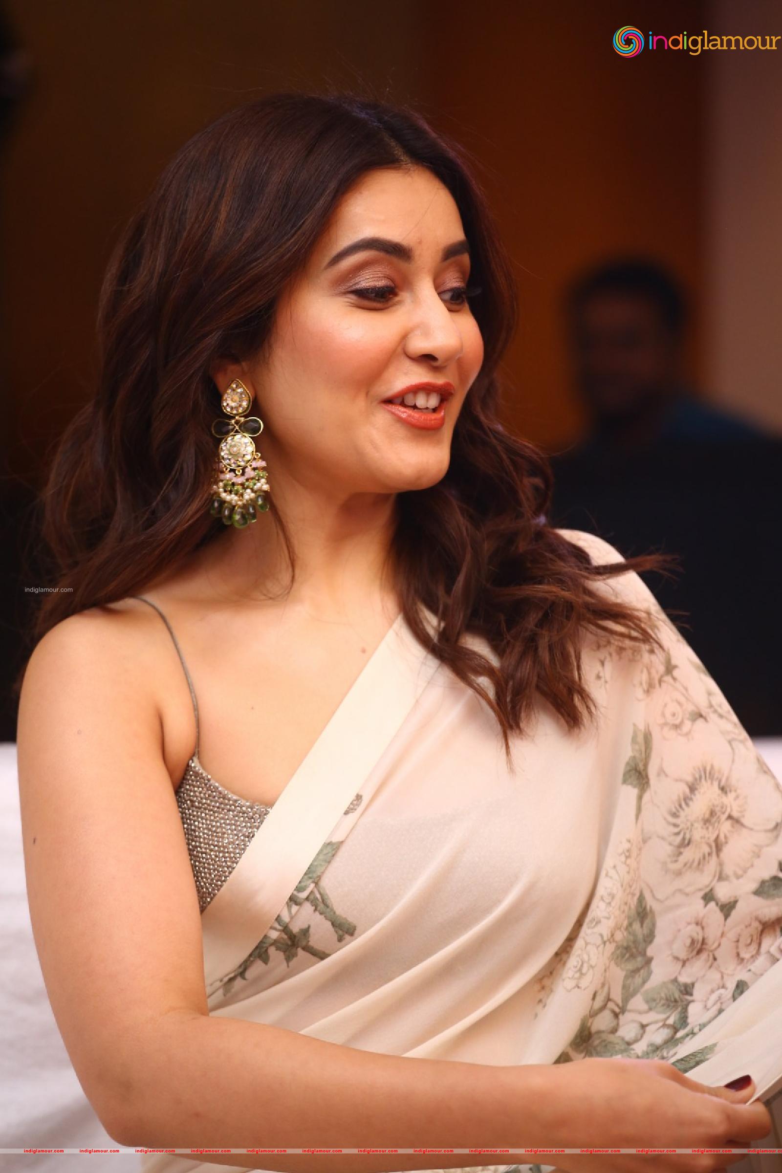 Rashi Khanna Actress hd photo
