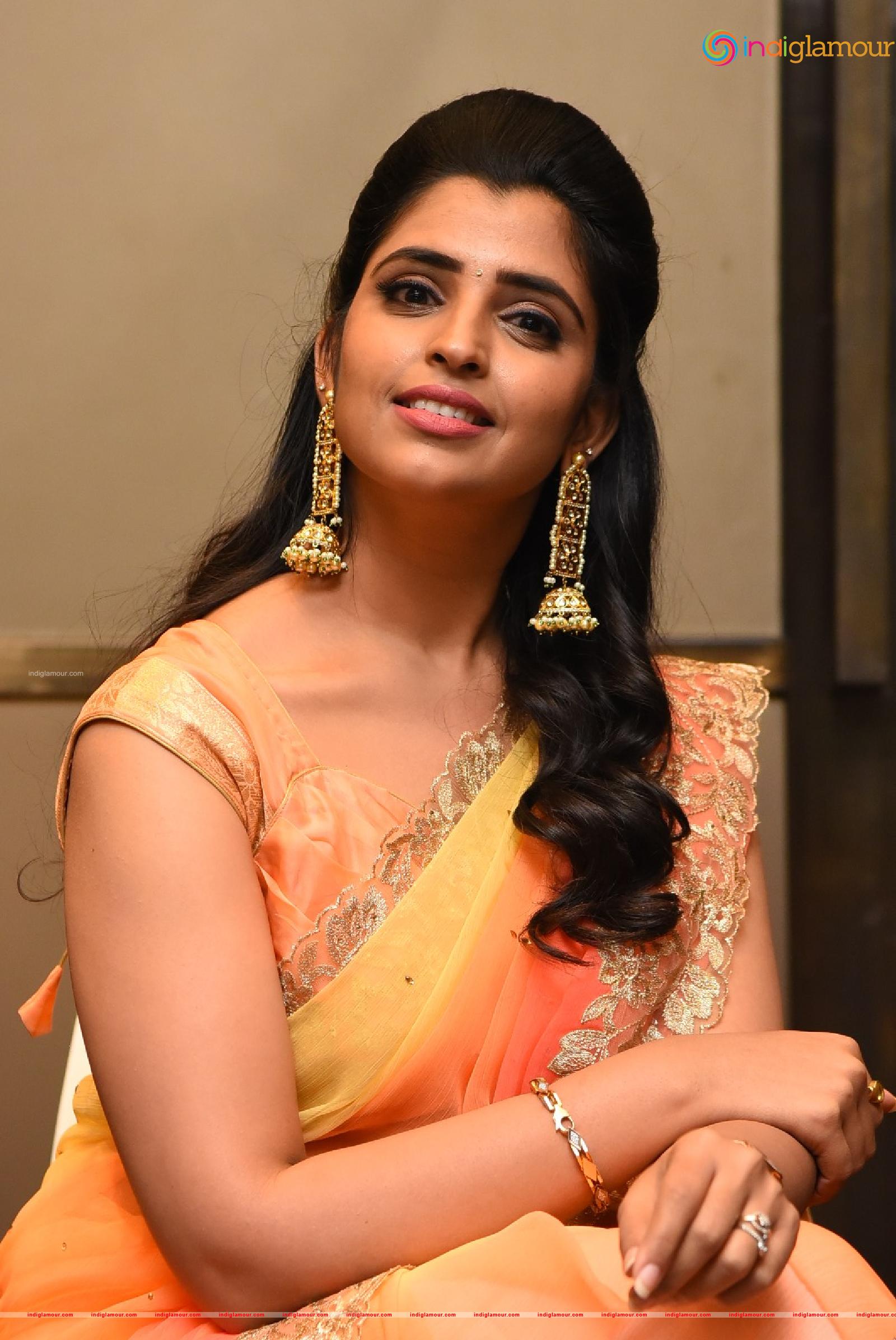 Syamala Actress hd photo