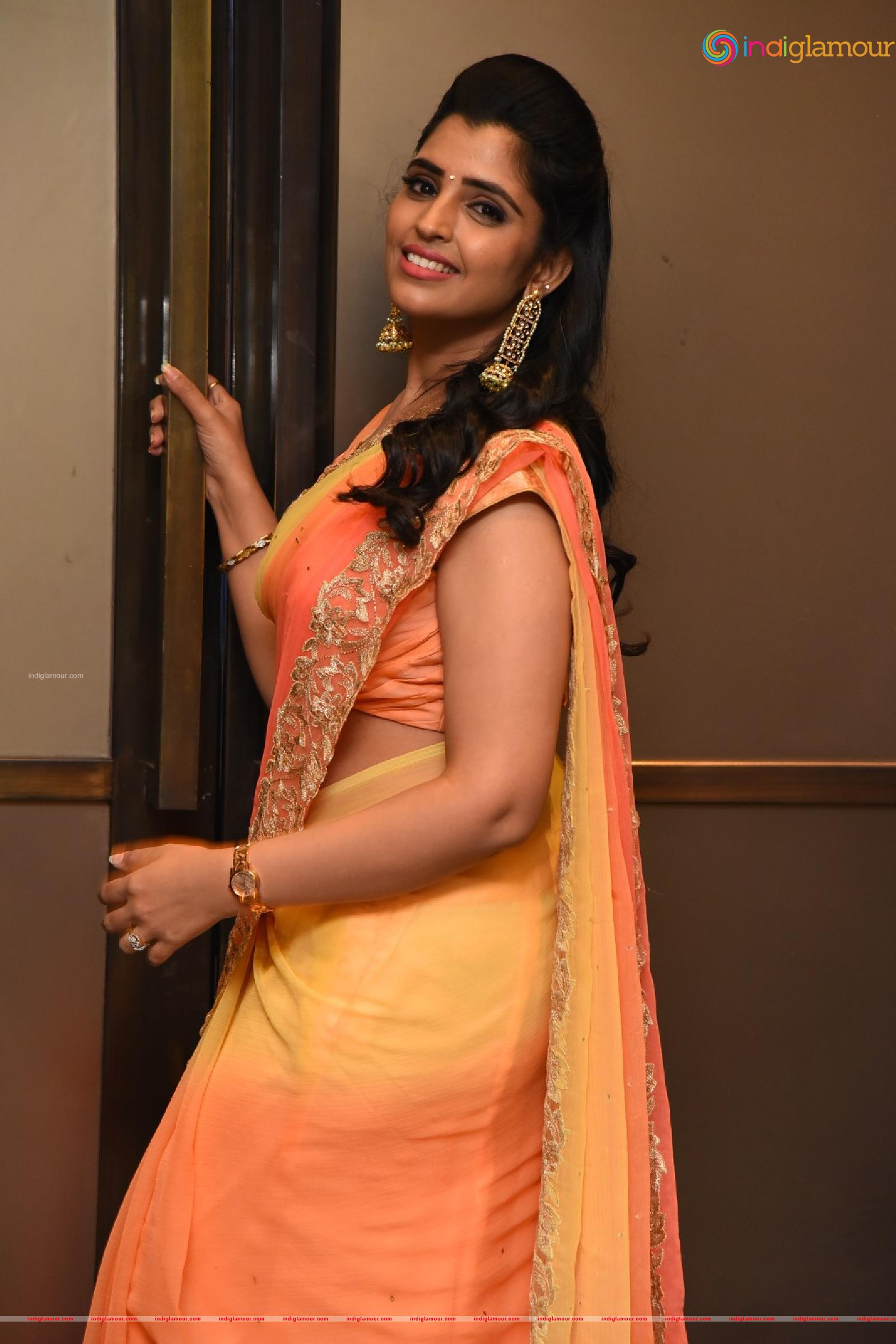 Syamala Actress hd photo