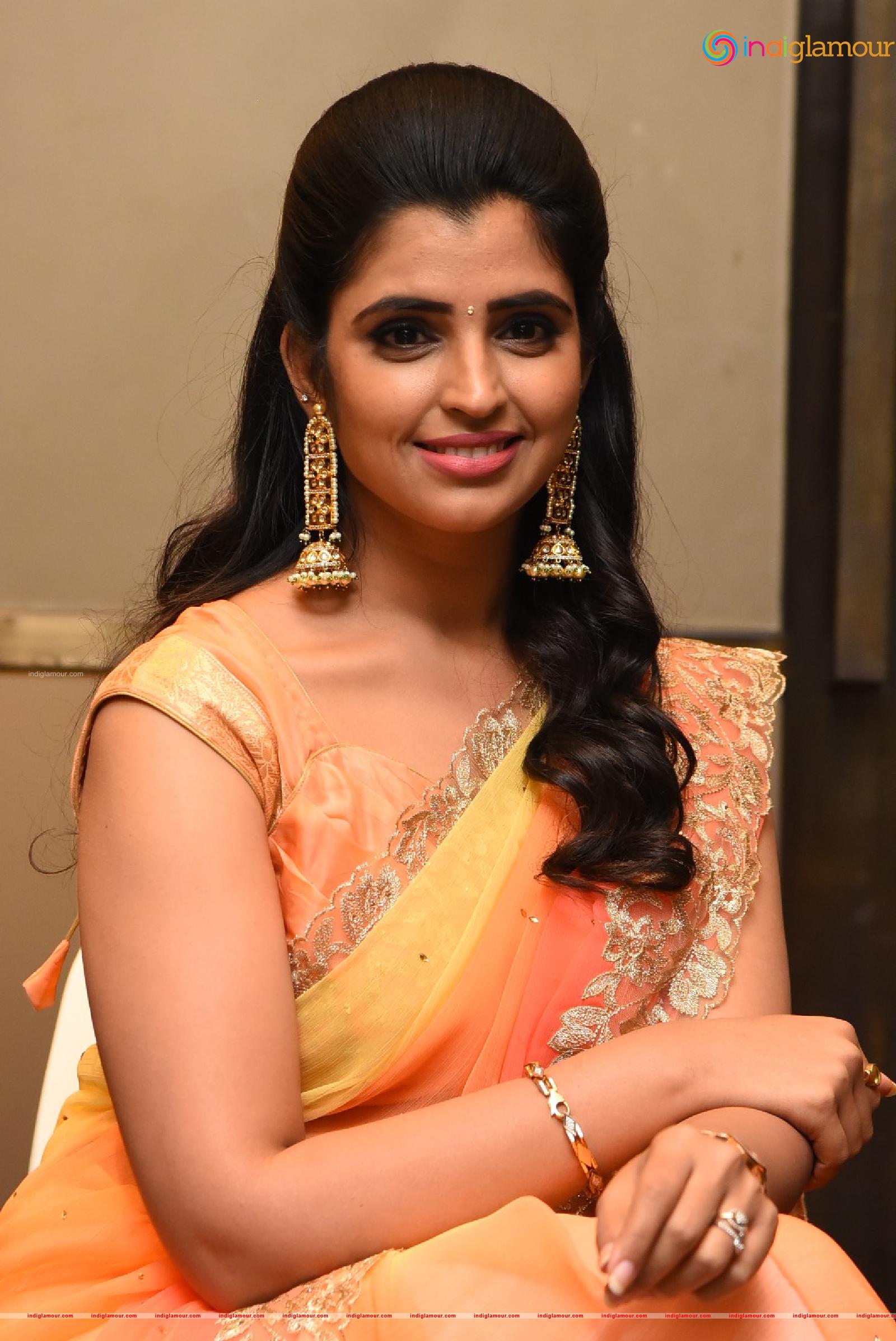 Syamala Actress hd photo