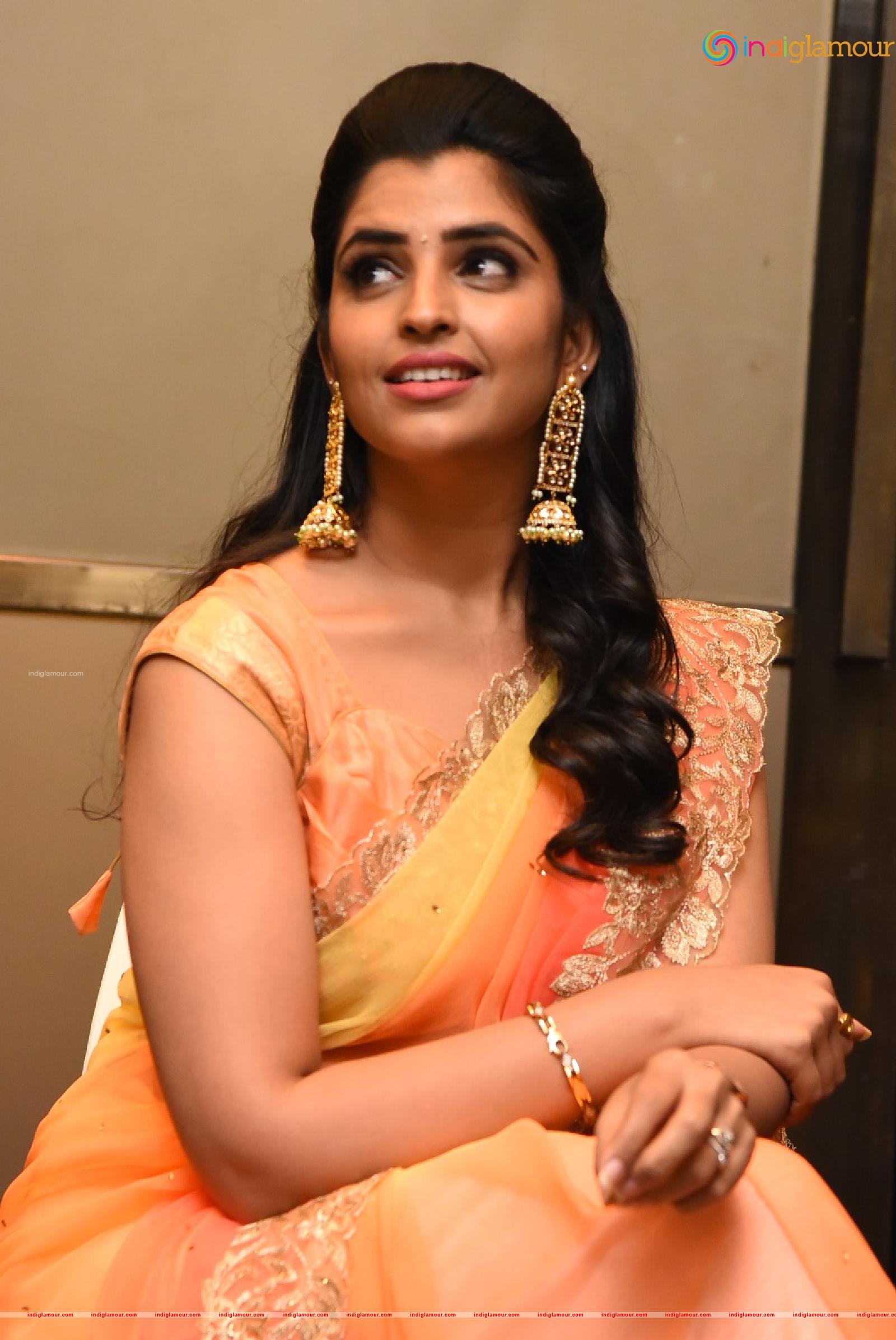 Syamala Actress hd photo