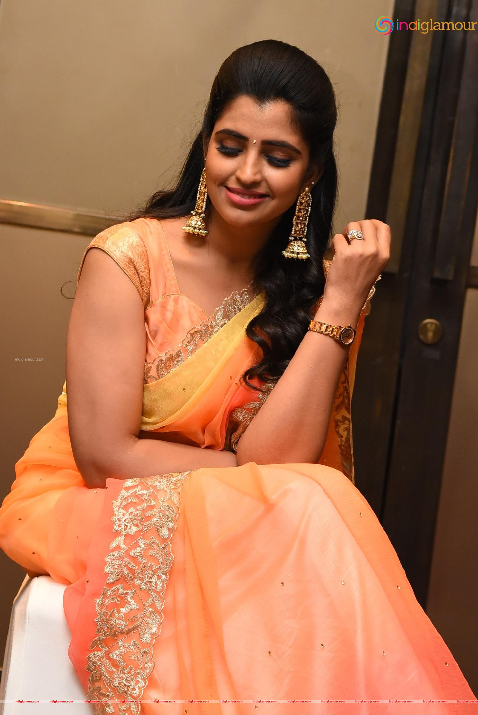 Syamala Actress hd photo