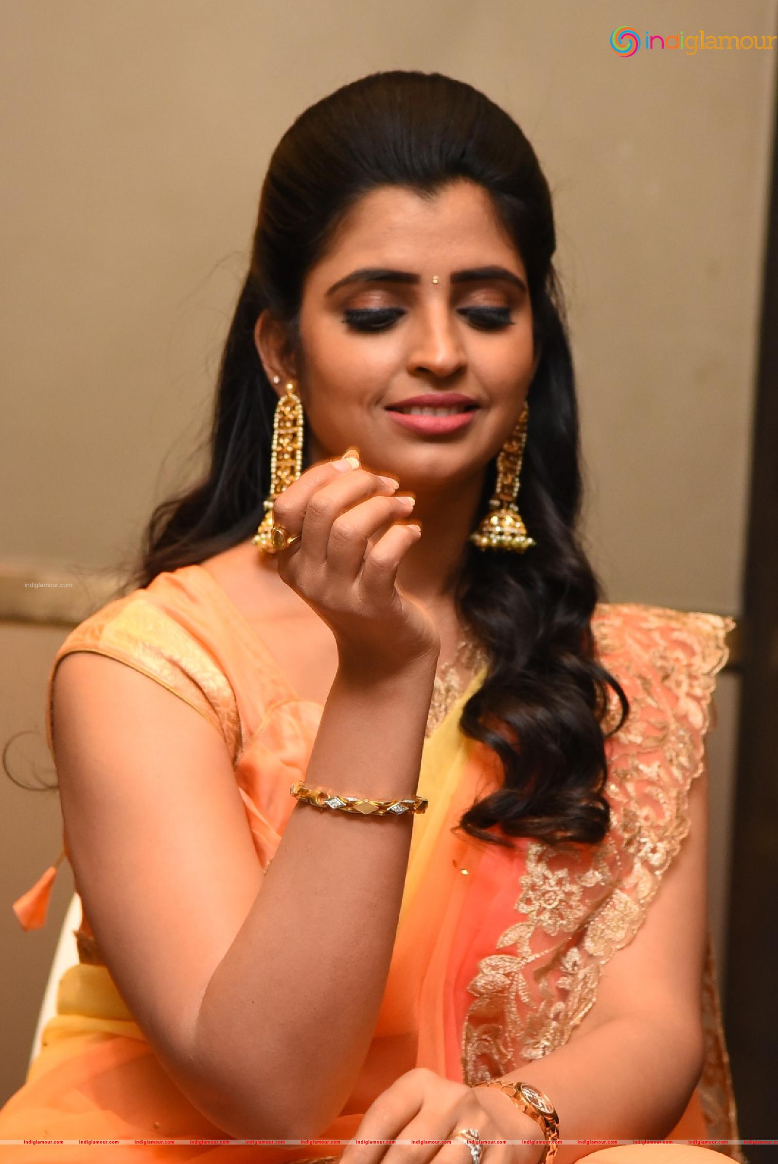 Syamala Actress hd photo