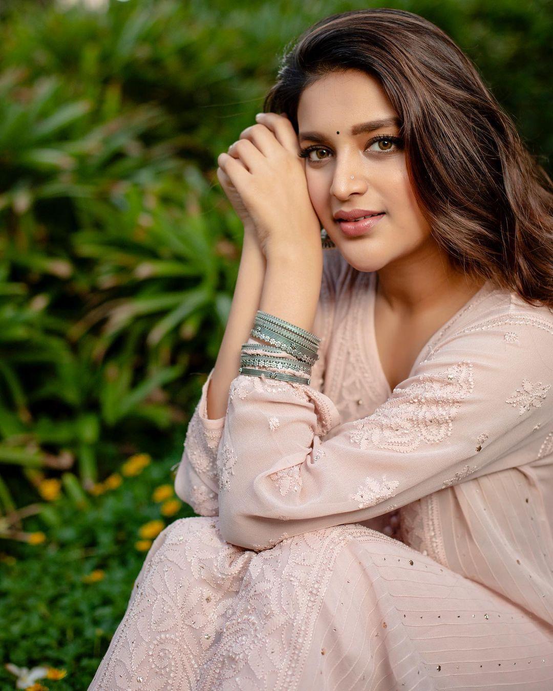 Nidhhi Agerwal Actress hd photo