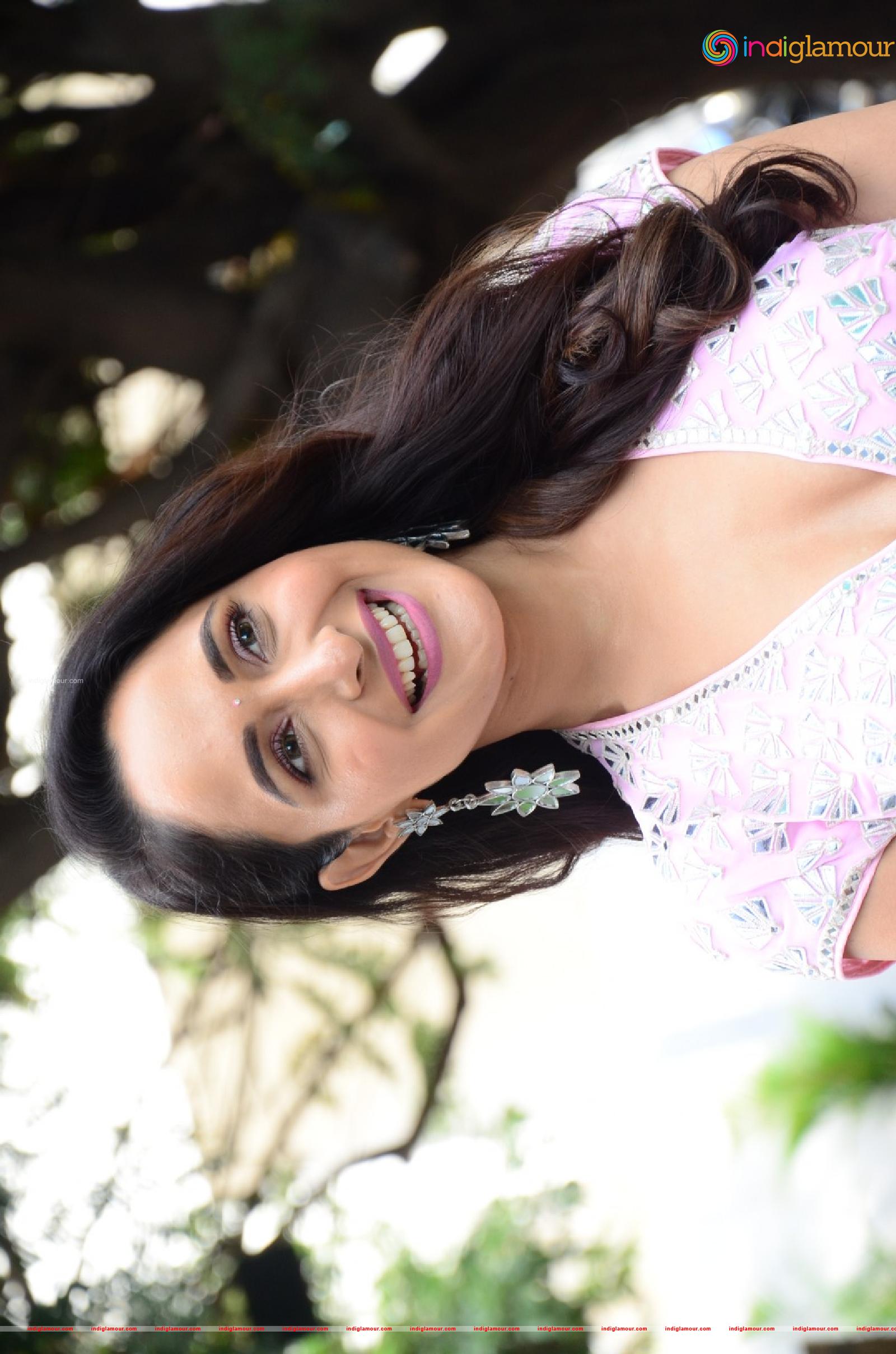 Pragya Jaiswal Actress hd photo