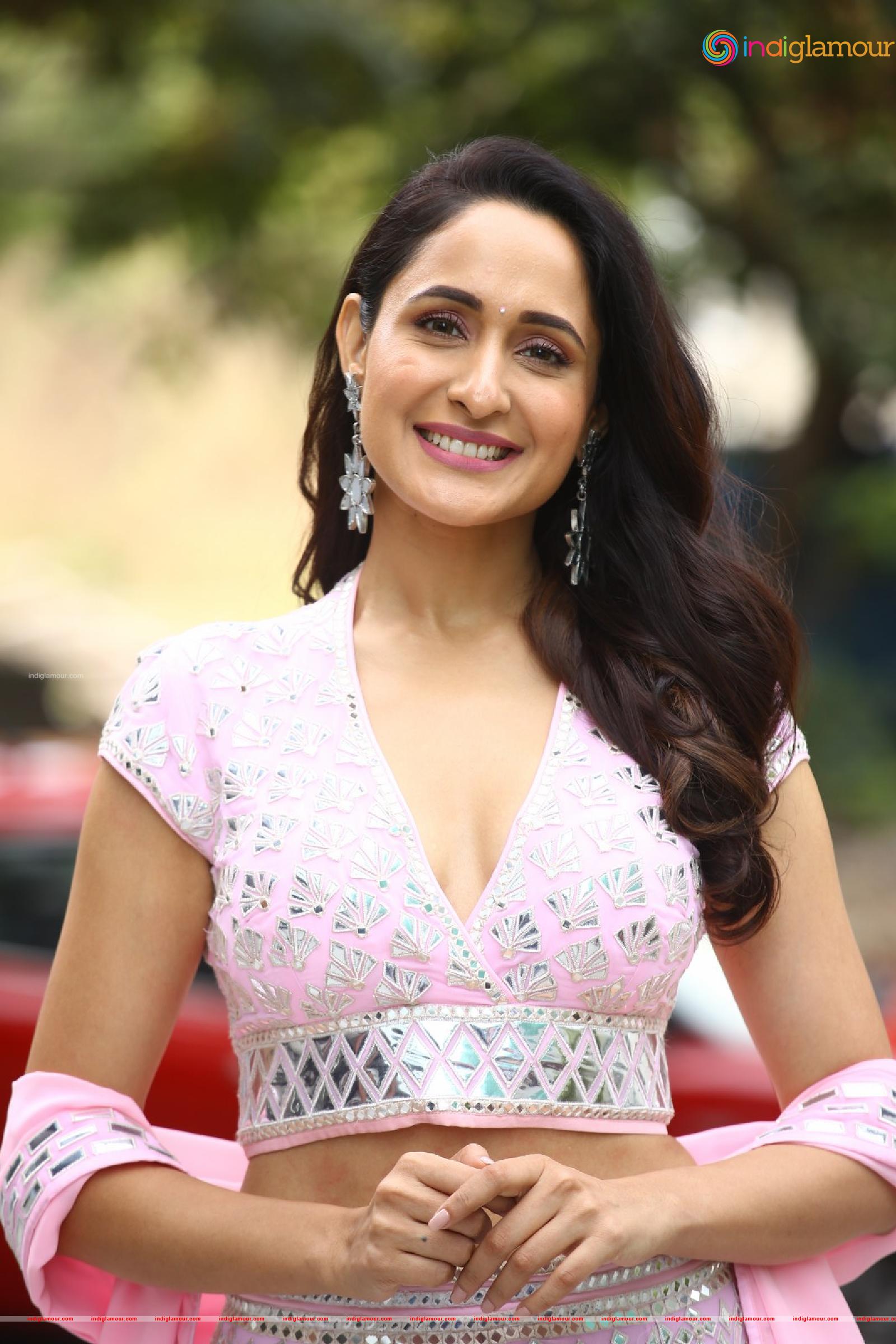 Pragya Jaiswal Actress hd photo