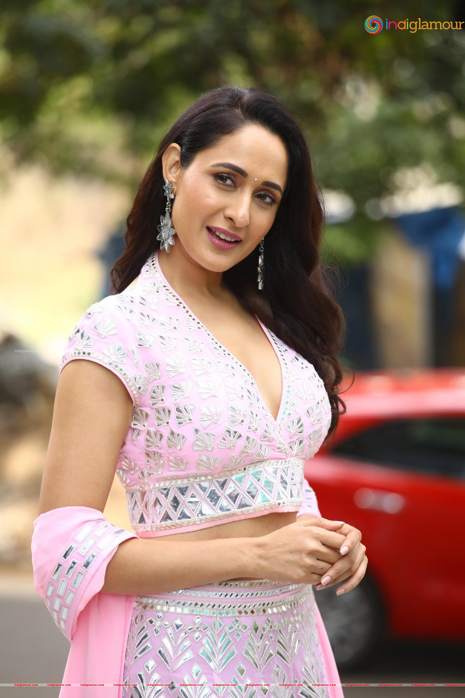 Pragya Jaiswal Actress hd photo