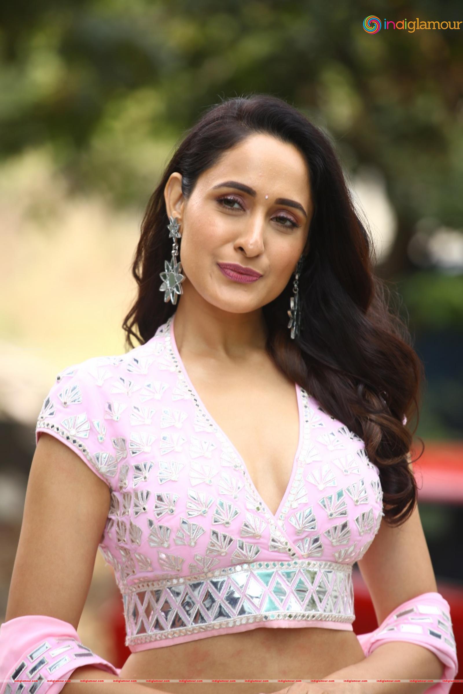 Pragya Jaiswal Actress hd photo