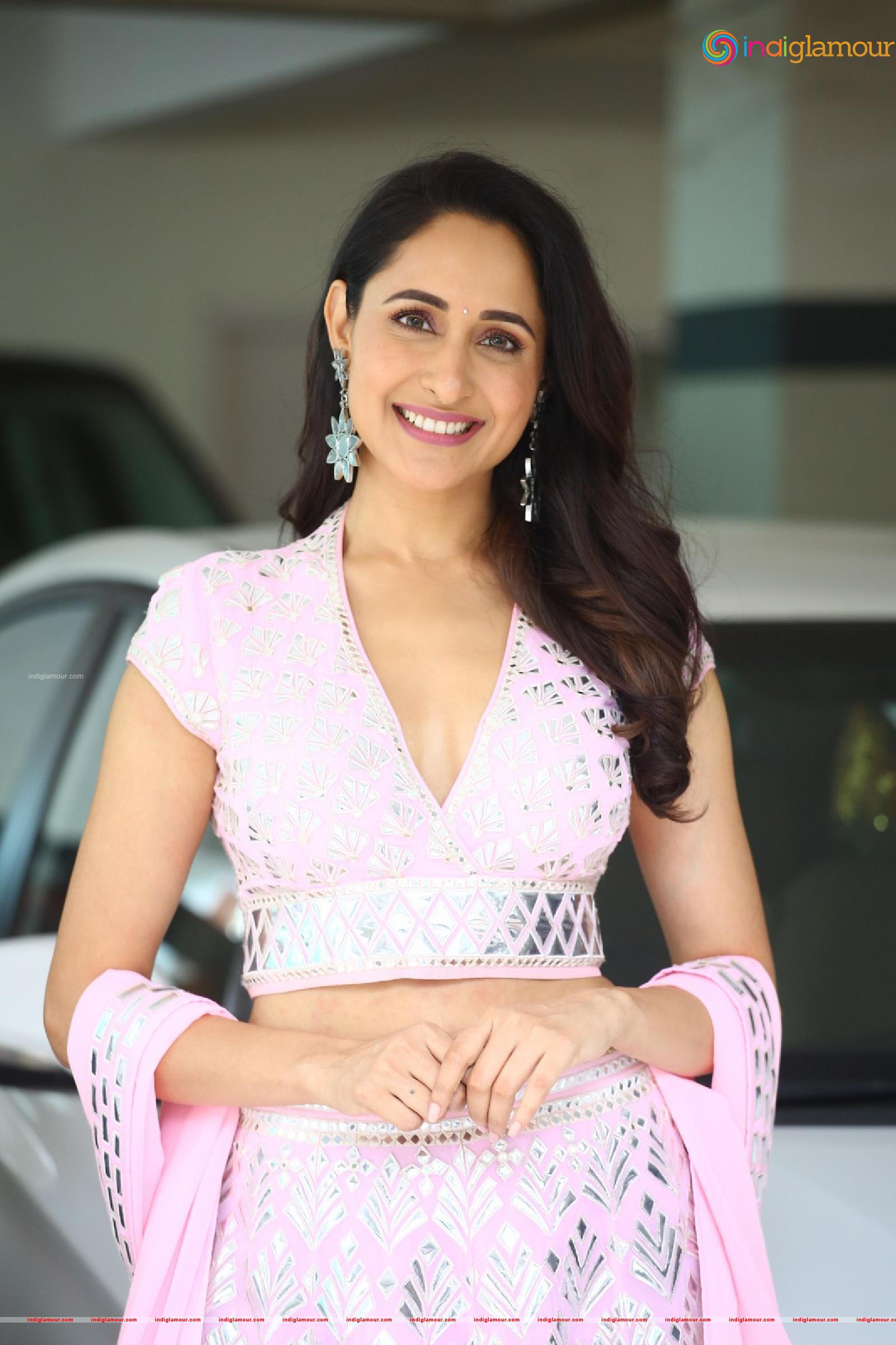 Pragya Jaiswal Actress hd photo