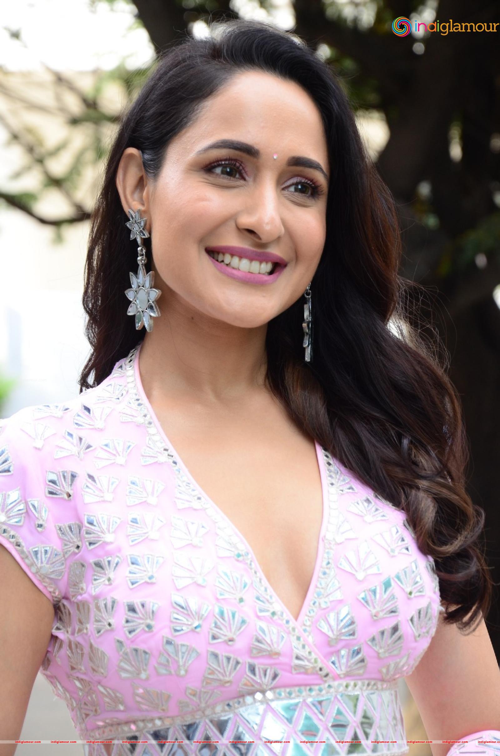Pragya Jaiswal Actress hd photo