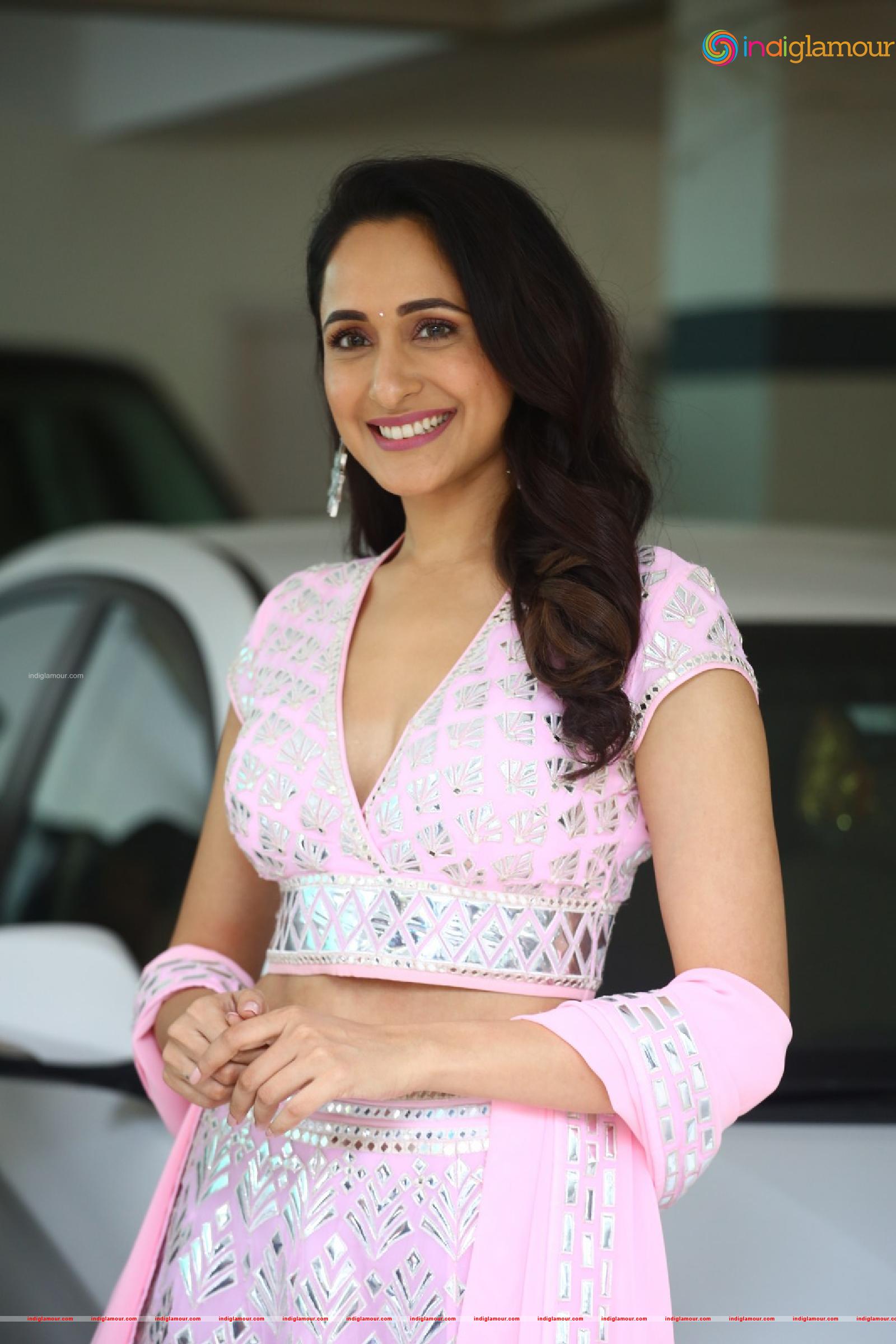 Pragya Jaiswal Actress hd photo