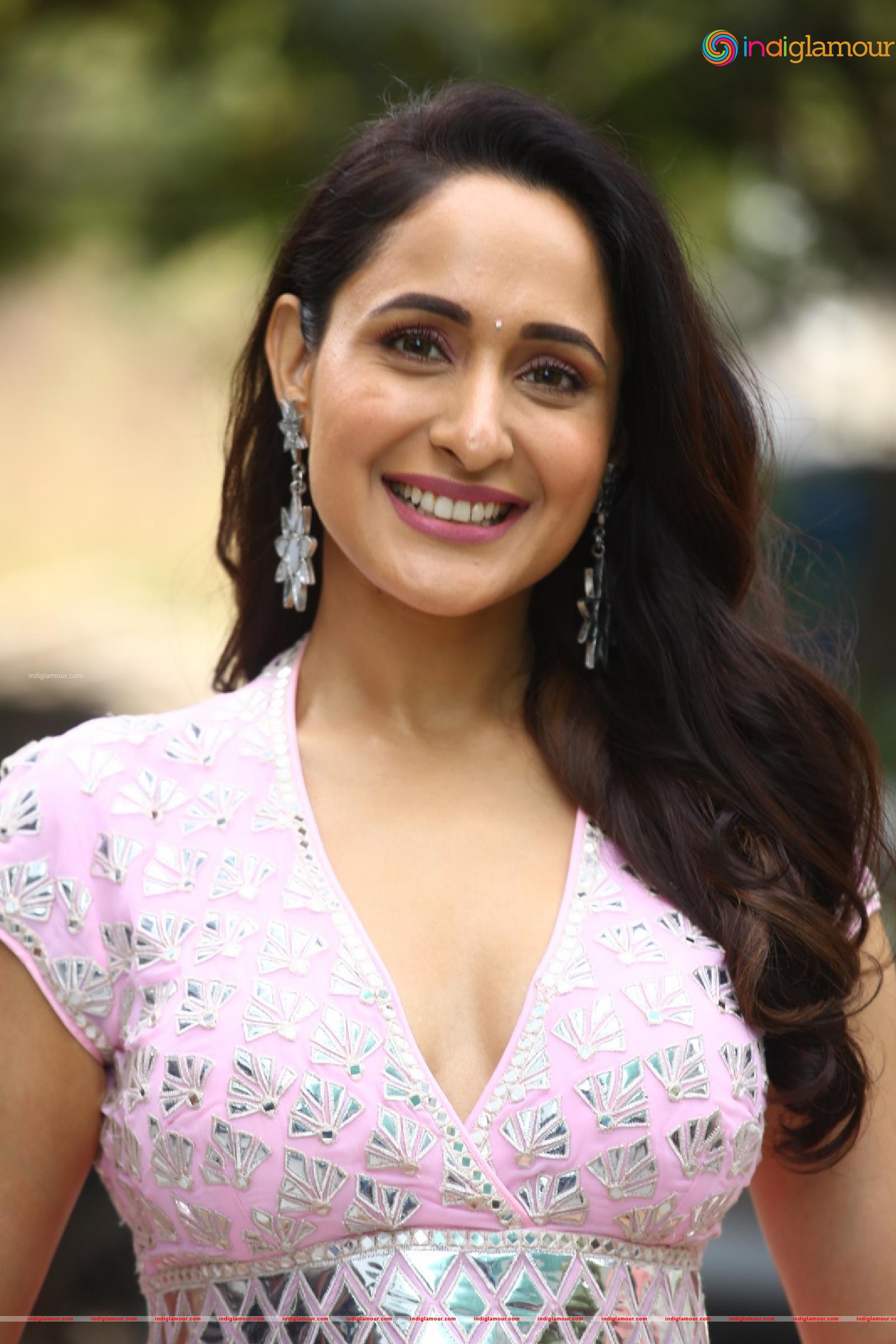 Pragya Jaiswal Actress hd photo