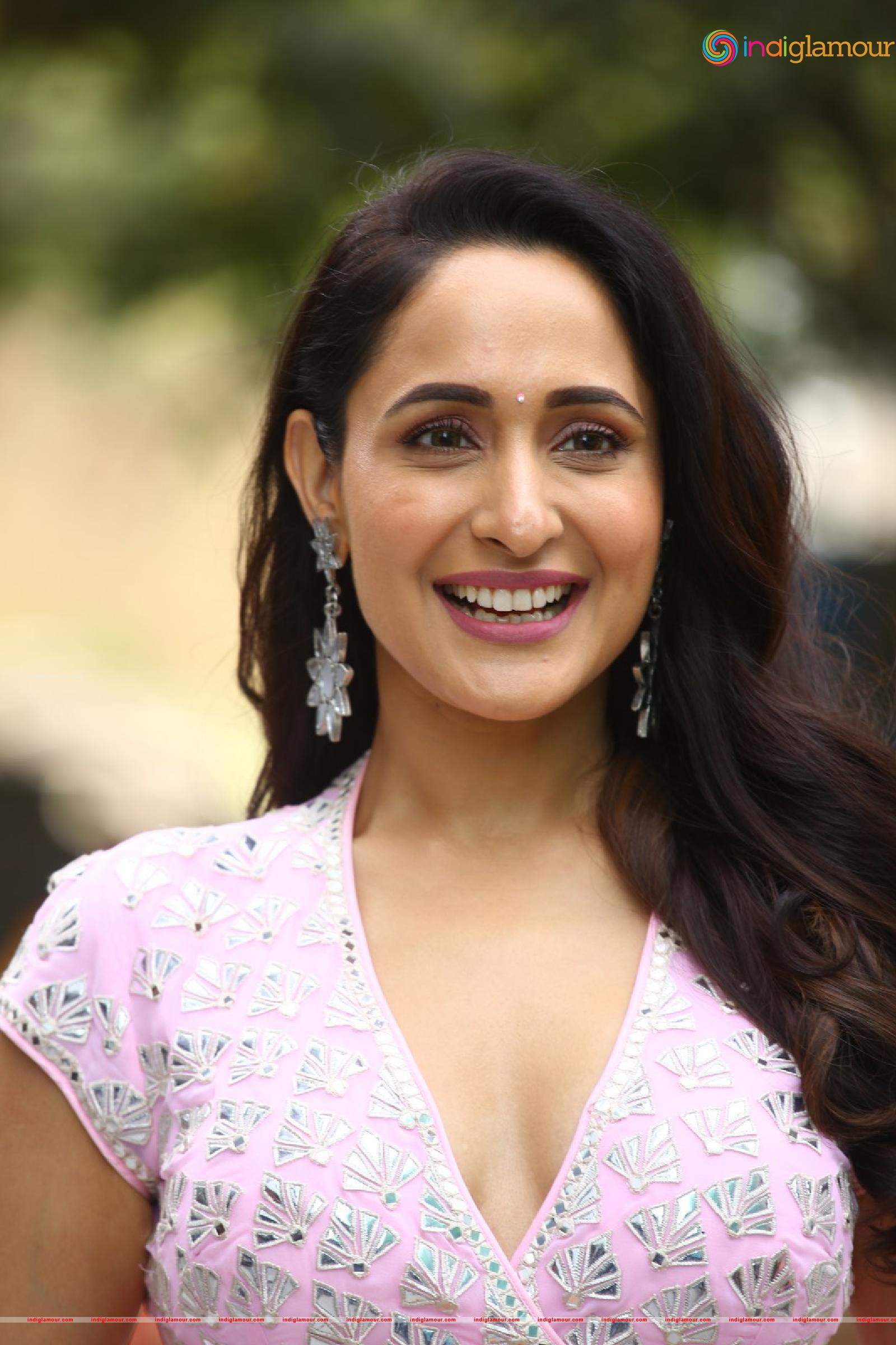 Pragya Jaiswal Actress hd photo