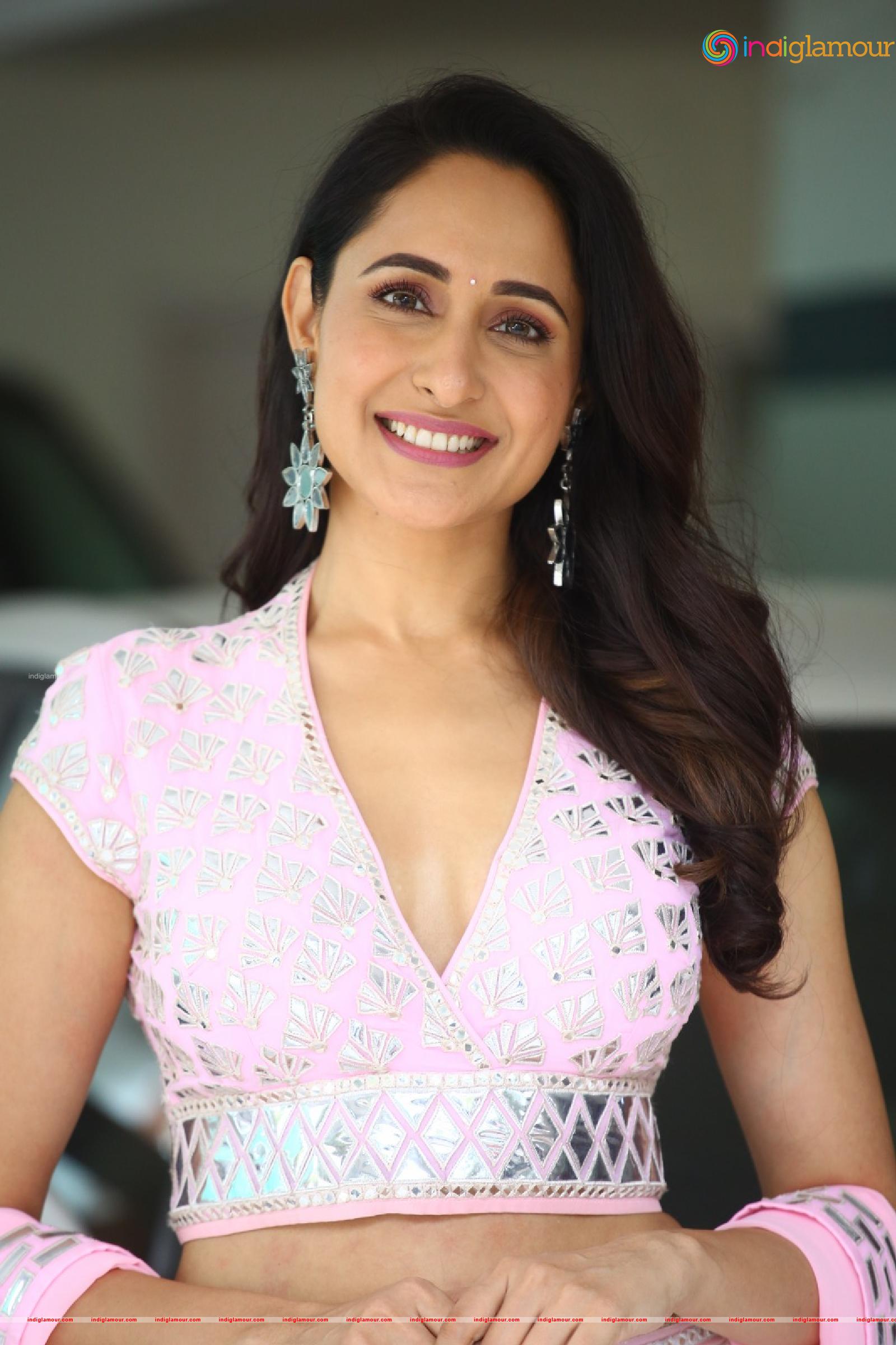 Pragya Jaiswal Actress hd photo