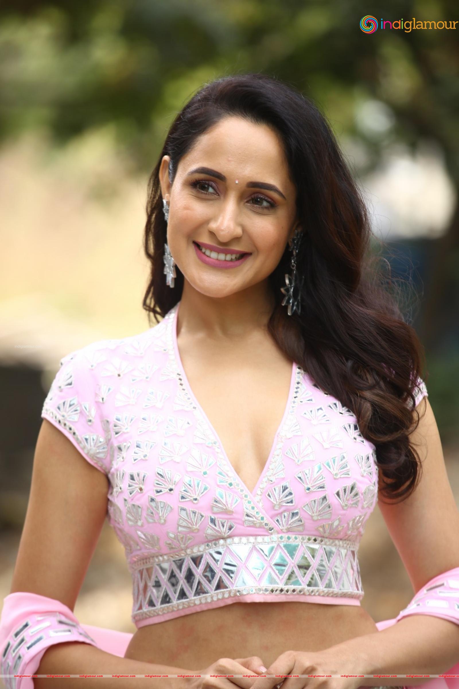 Pragya Jaiswal Actress hd photo