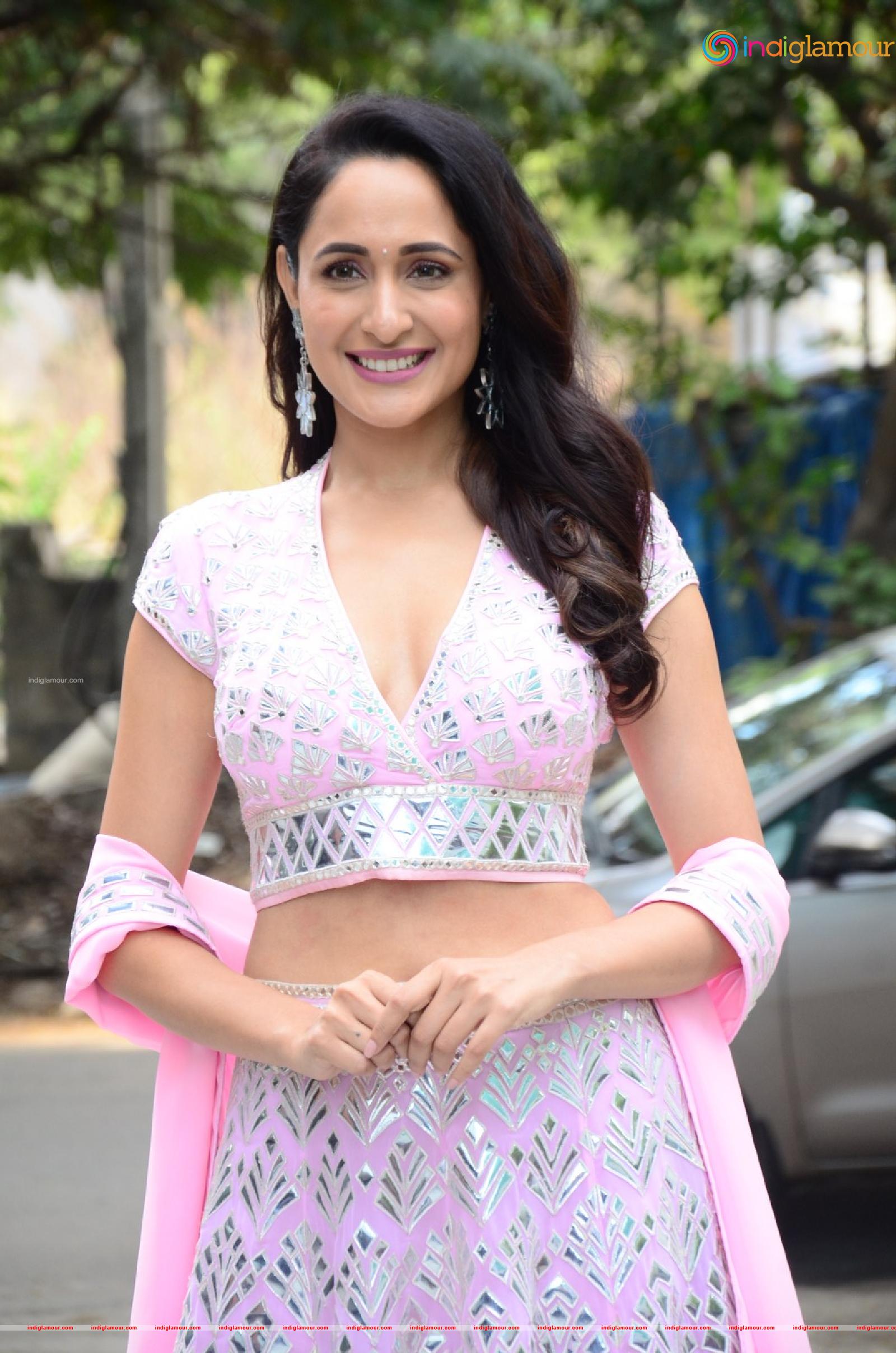 Pragya Jaiswal Actress hd photo