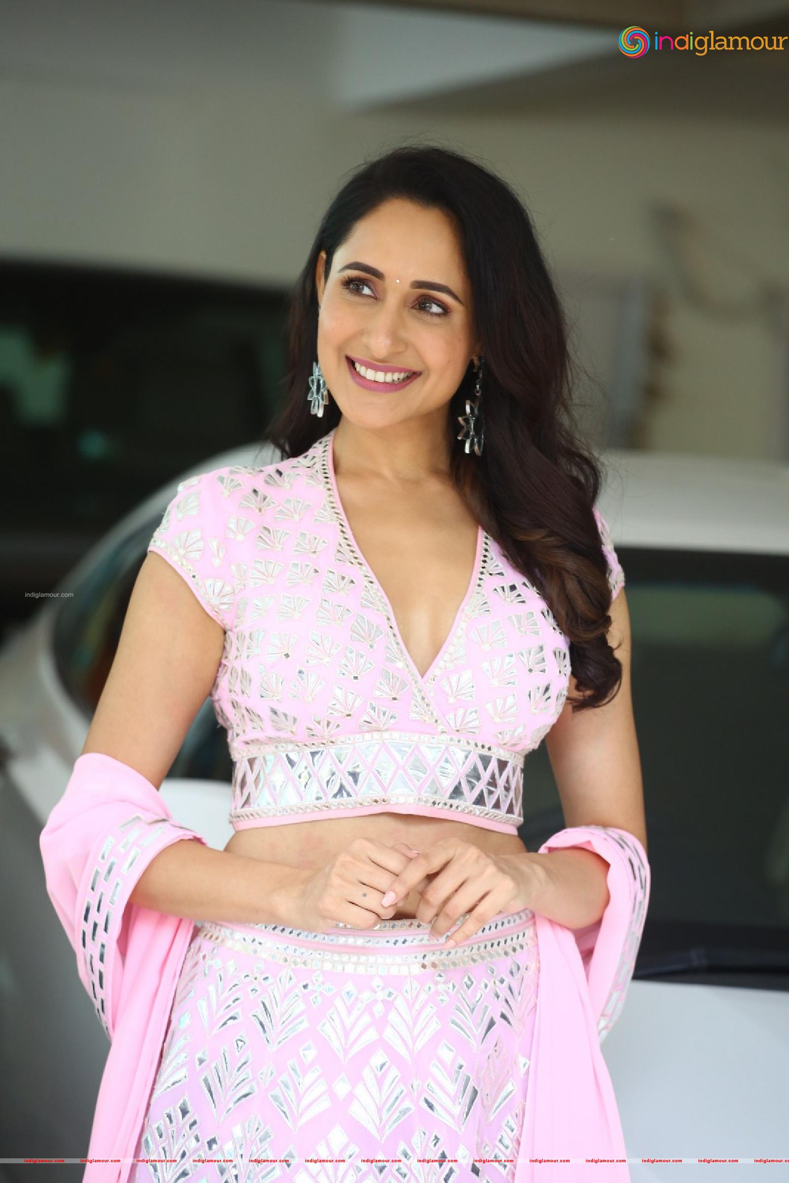 Pragya Jaiswal Actress hd photo