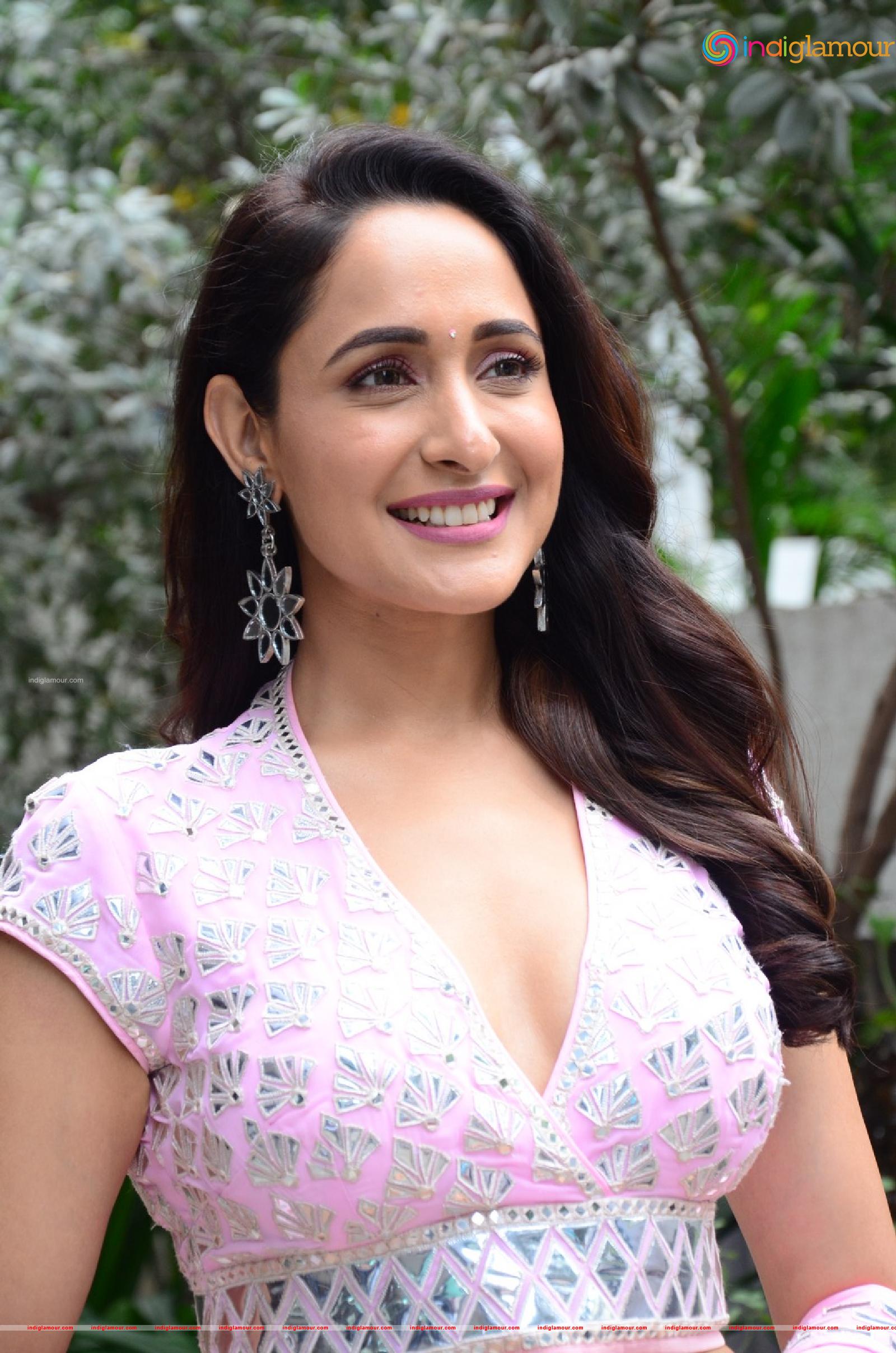 Pragya Jaiswal Actress hd photo