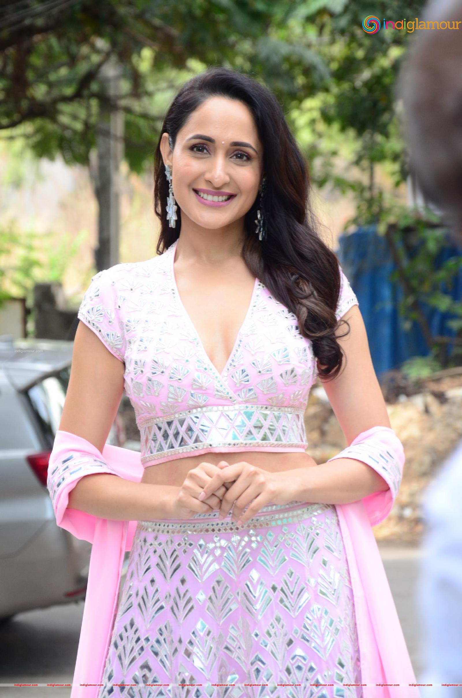 Pragya Jaiswal Actress hd photo