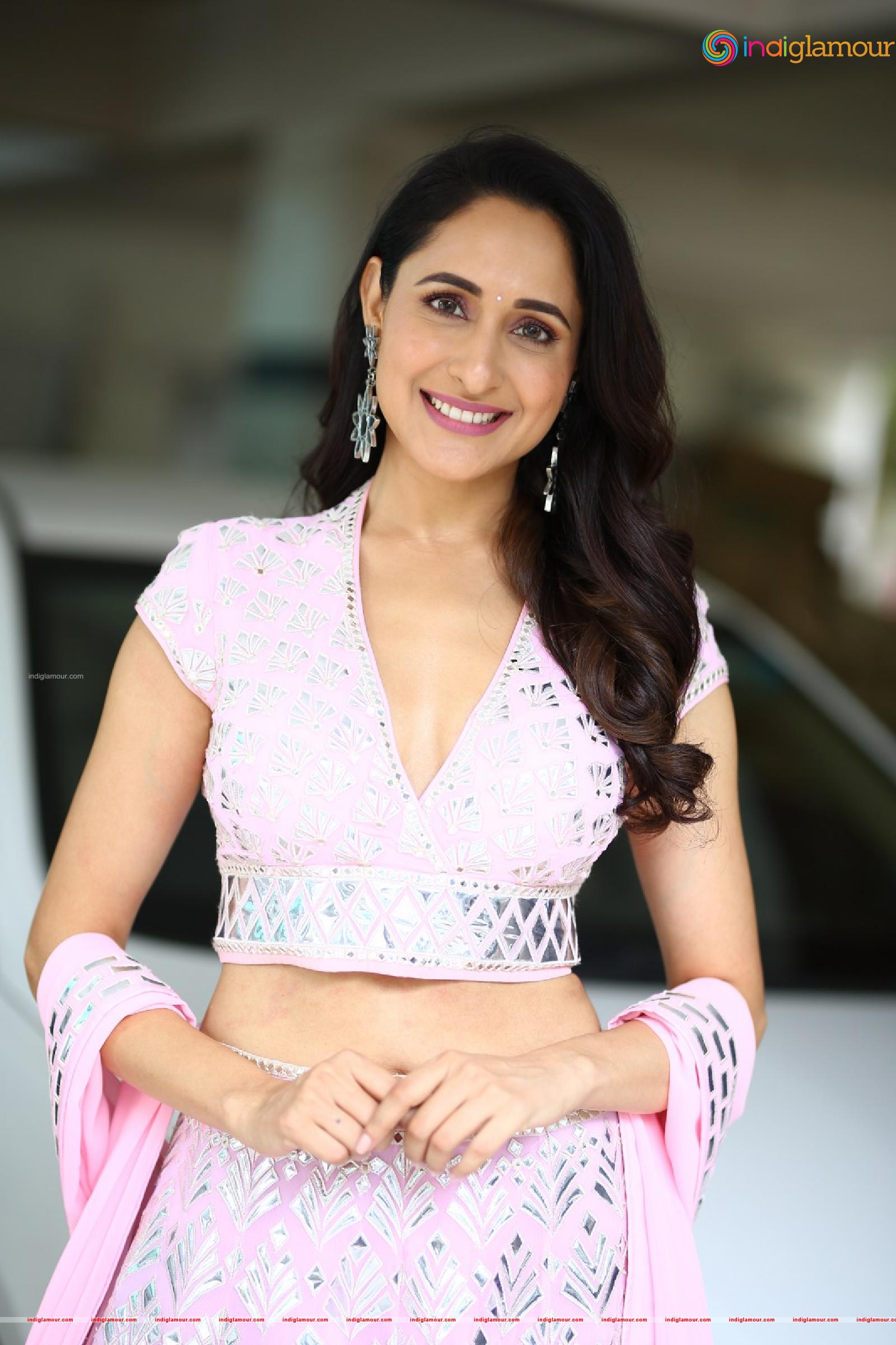 Pragya Jaiswal Actress hd photo