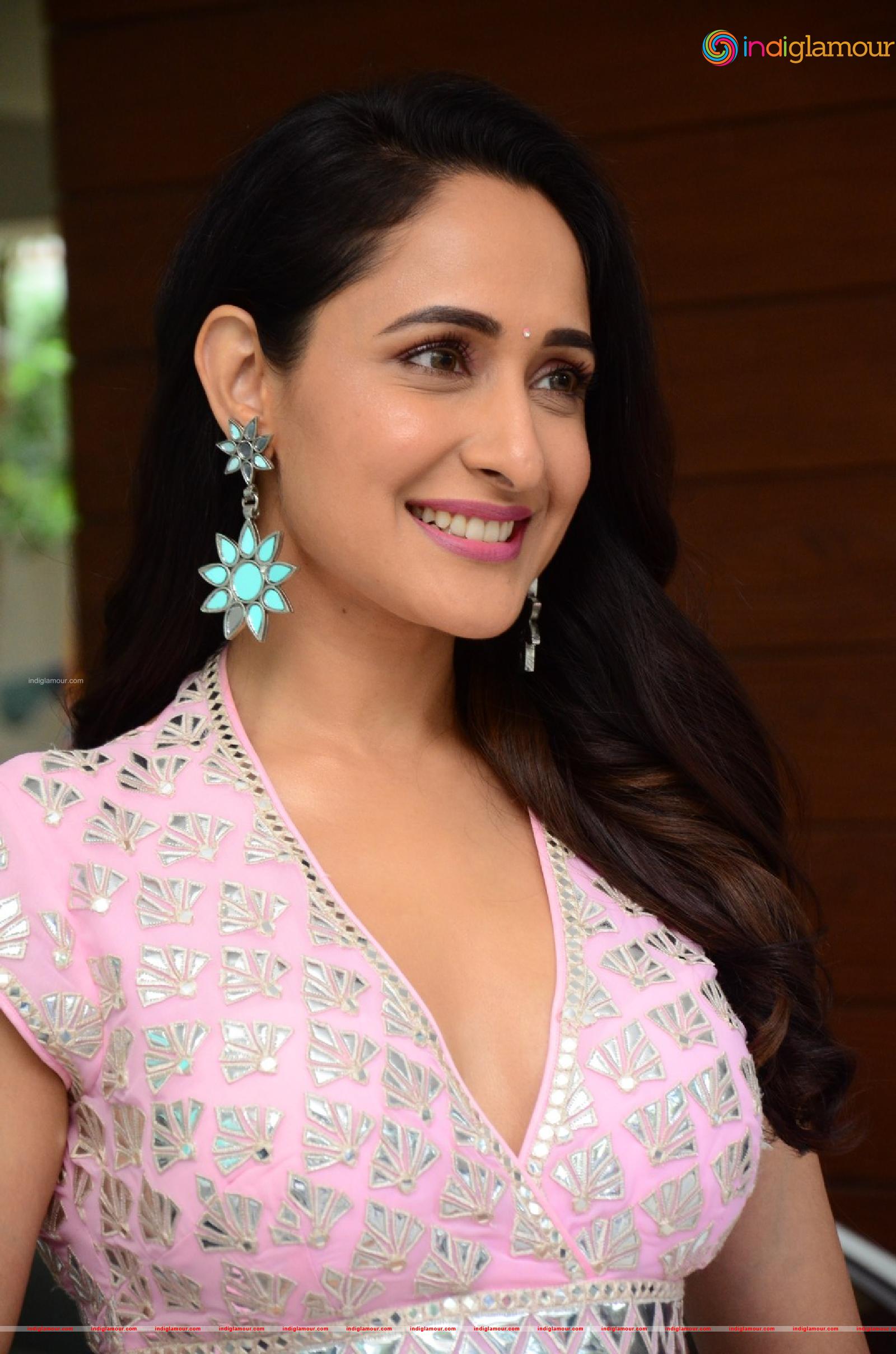 Pragya Jaiswal Actress hd photo