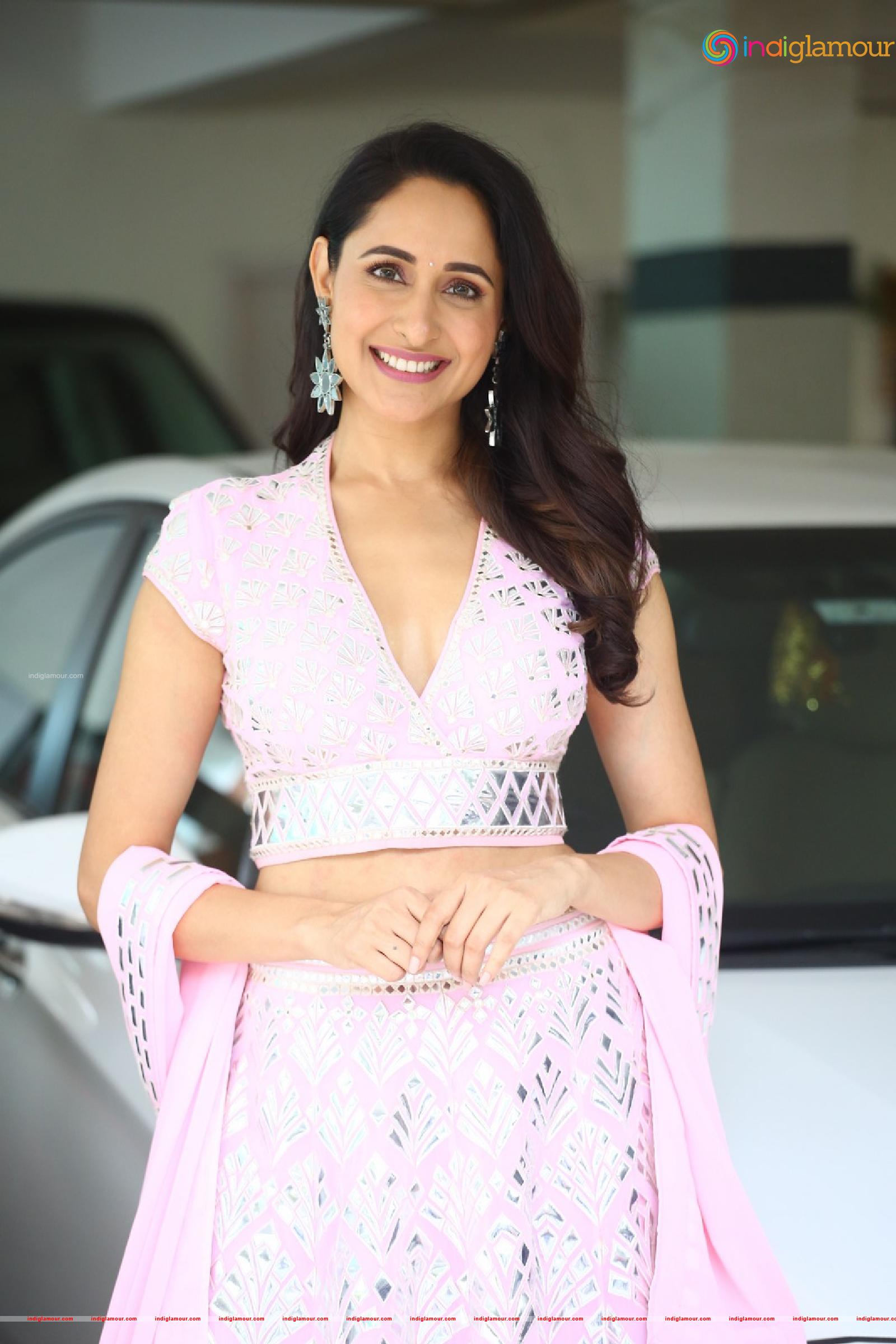 Pragya Jaiswal Actress hd photo