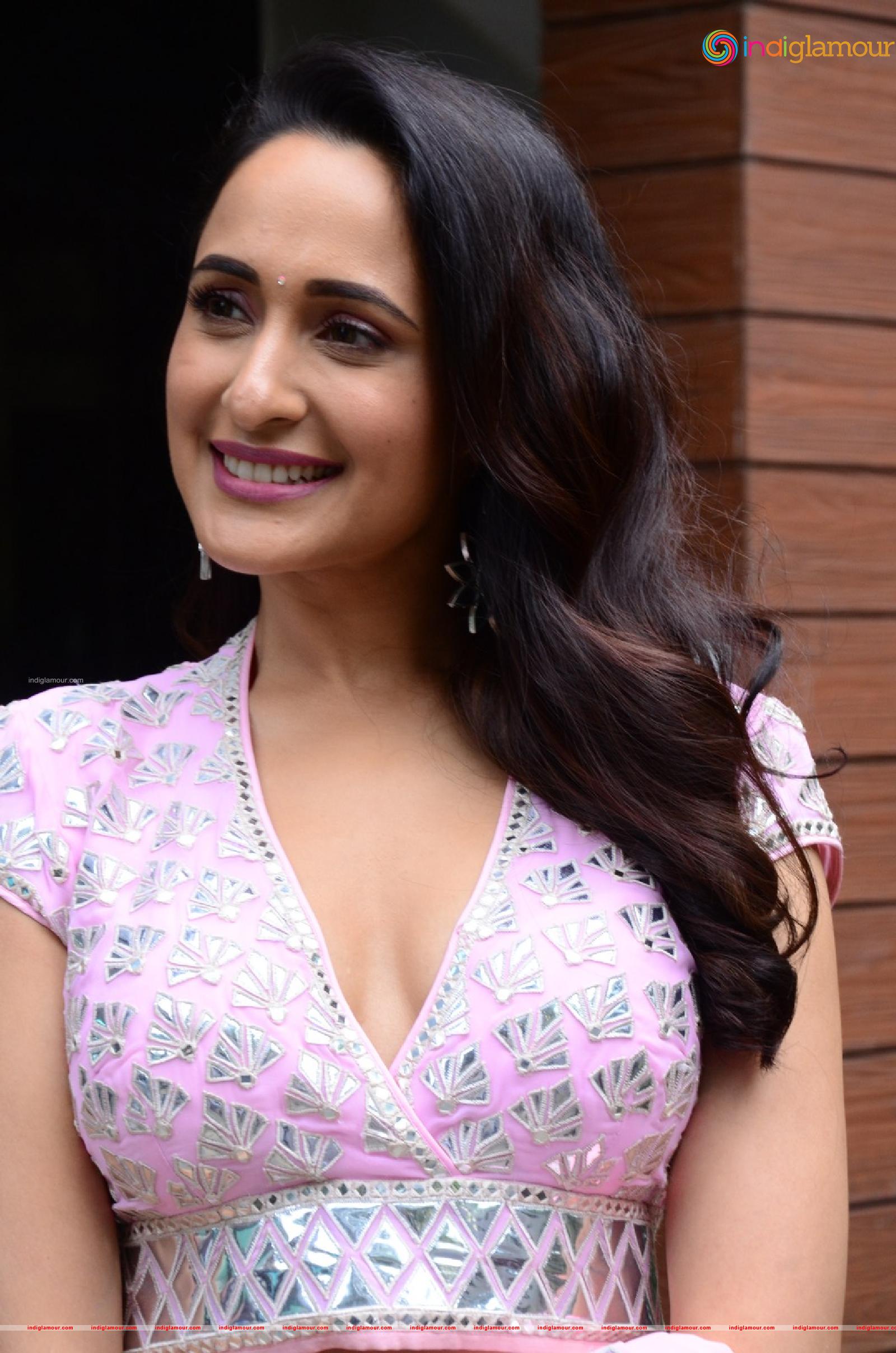 Pragya Jaiswal Actress hd photo