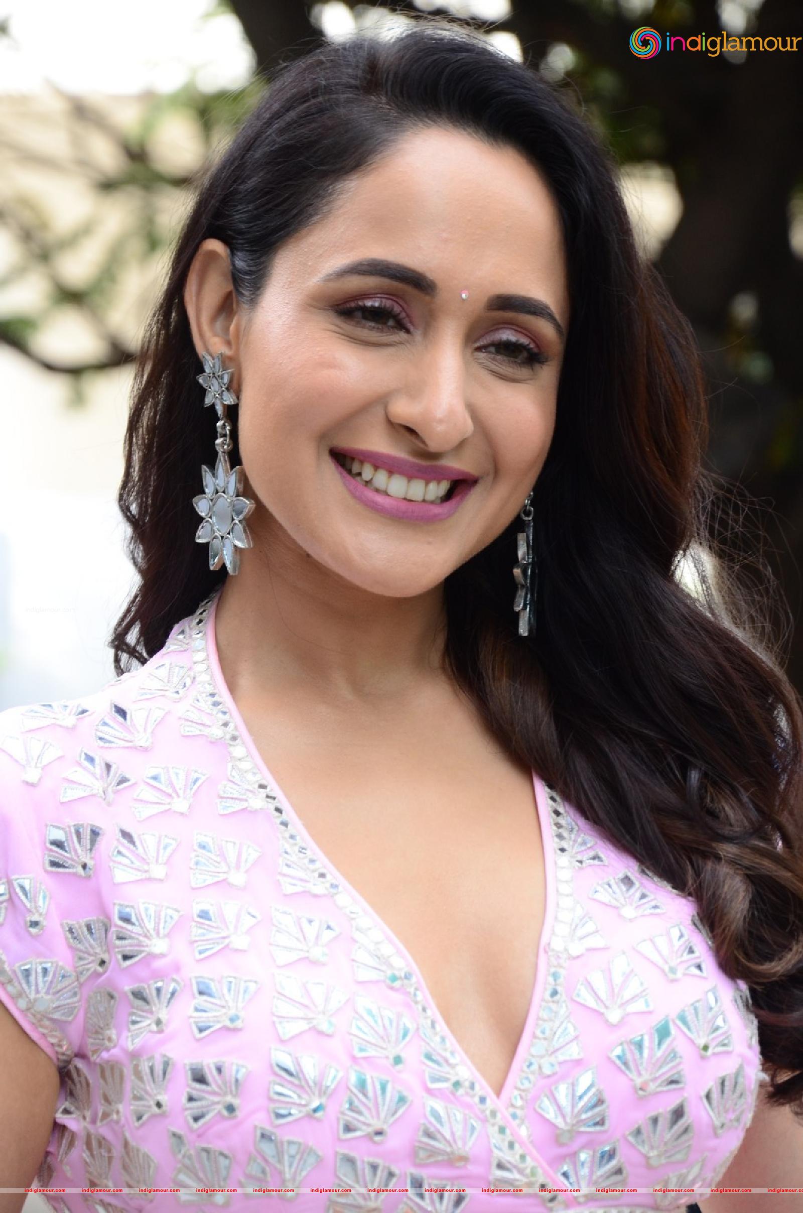 Pragya Jaiswal Actress hd photo