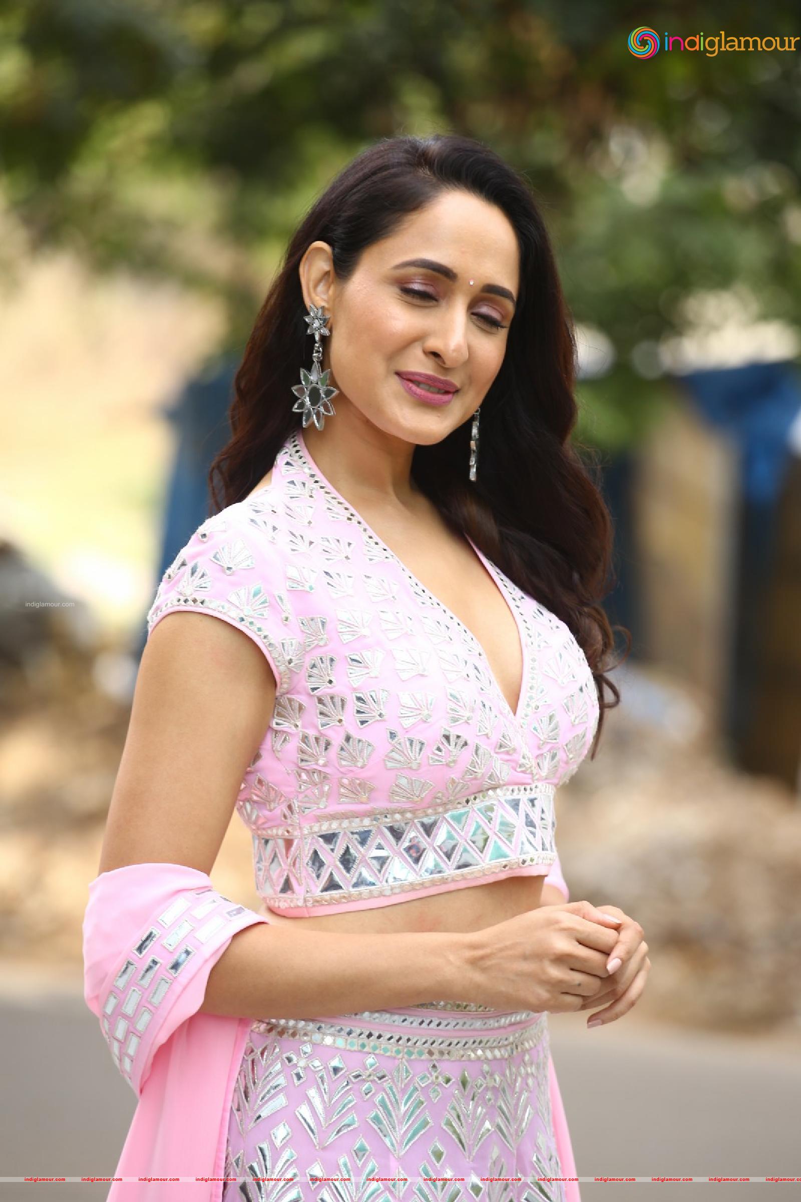 Pragya Jaiswal Actress hd photo