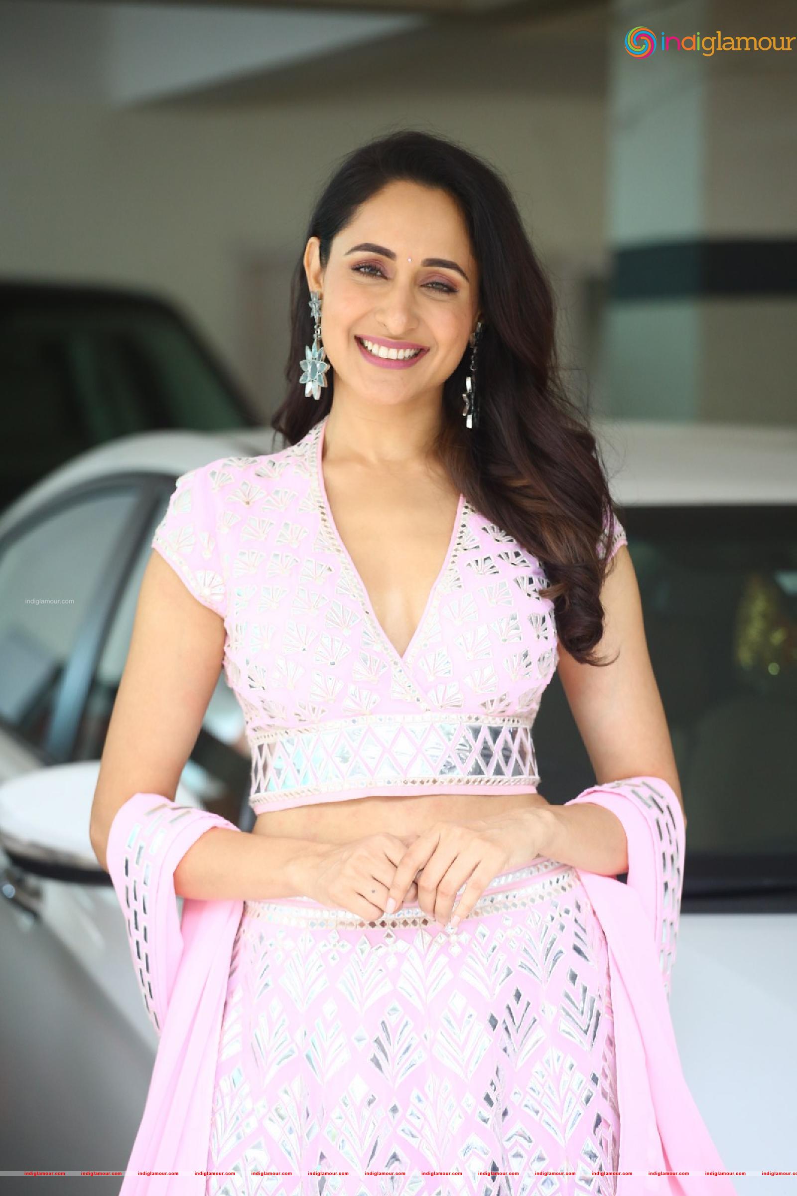Pragya Jaiswal Actress hd photo
