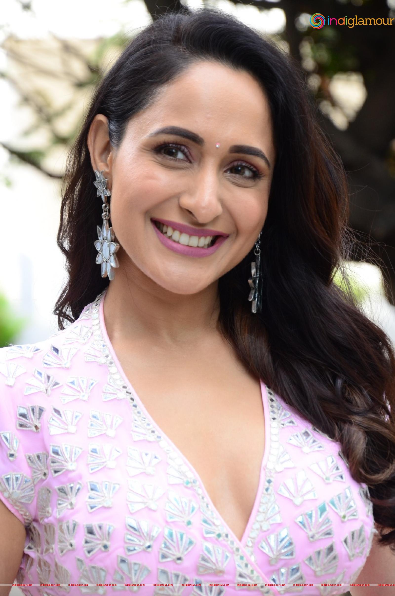 Pragya Jaiswal Actress hd photo