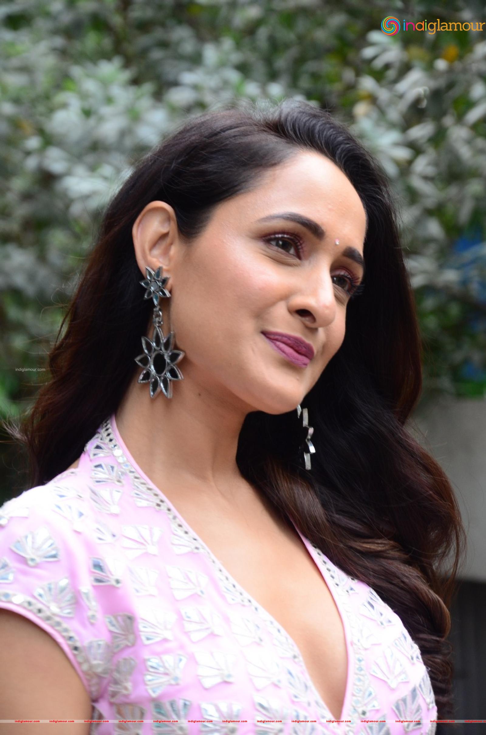 Pragya Jaiswal Actress hd photo