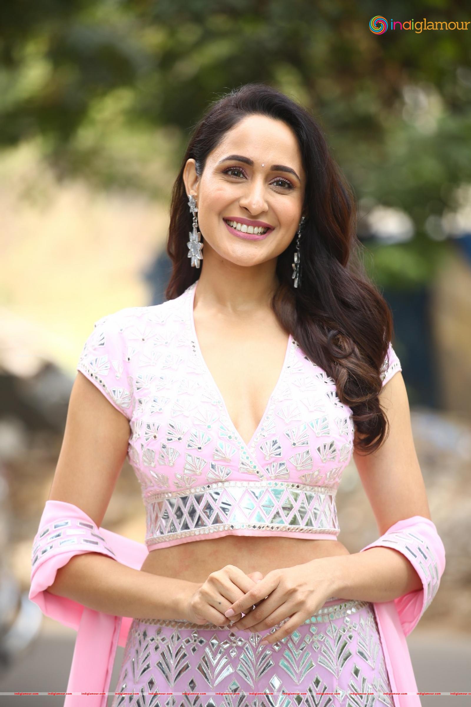 Pragya Jaiswal Actress hd photo