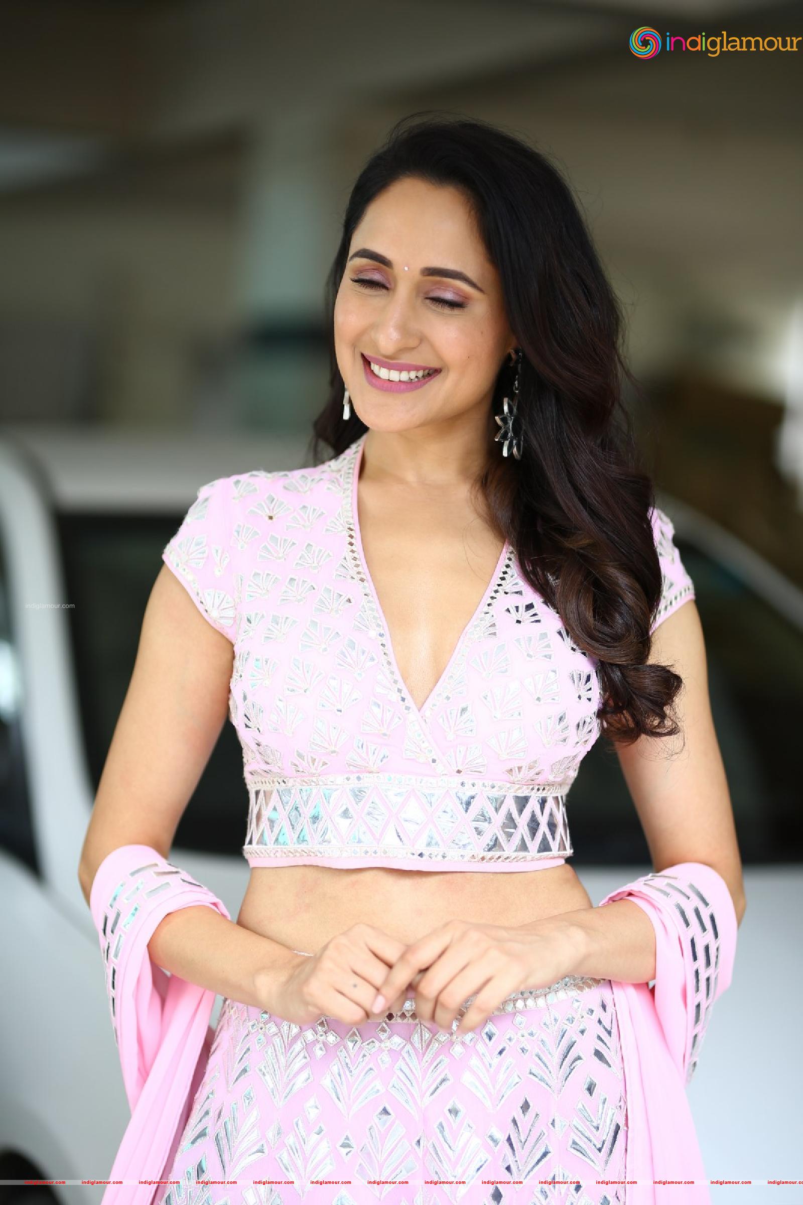 Pragya Jaiswal Actress hd photo