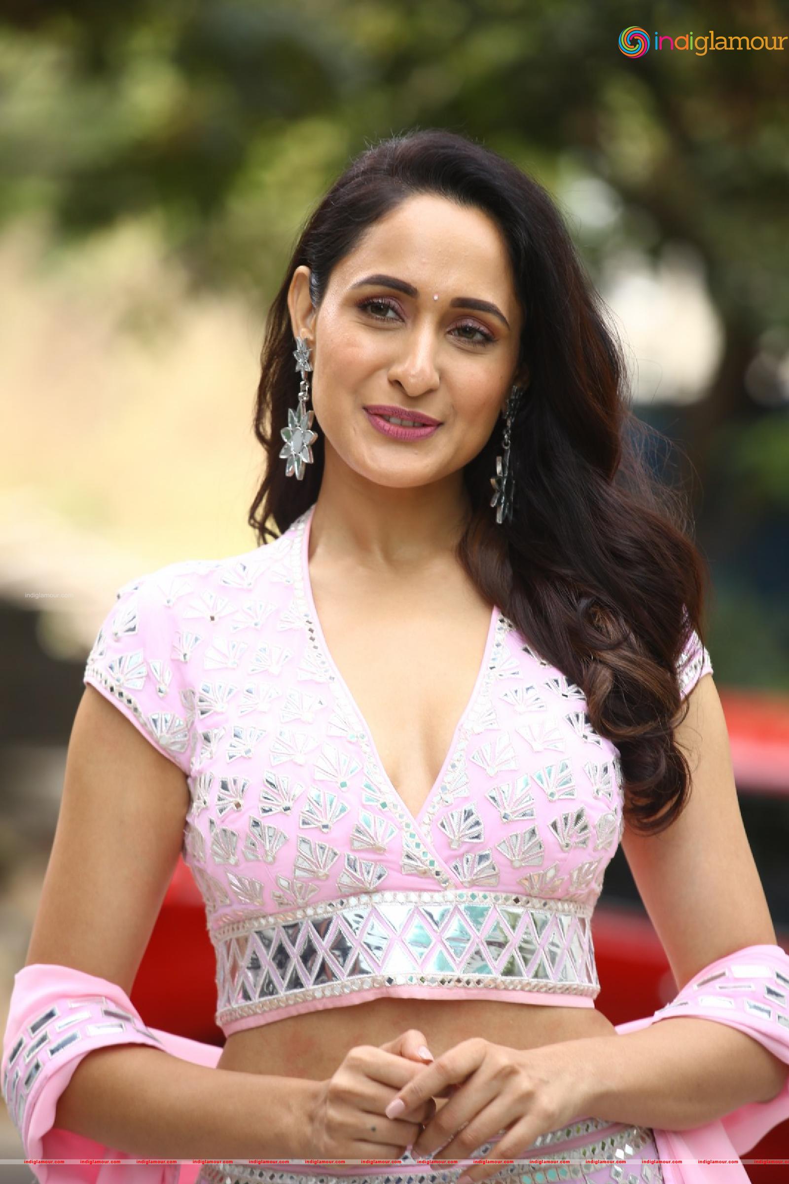Pragya Jaiswal Actress hd photo