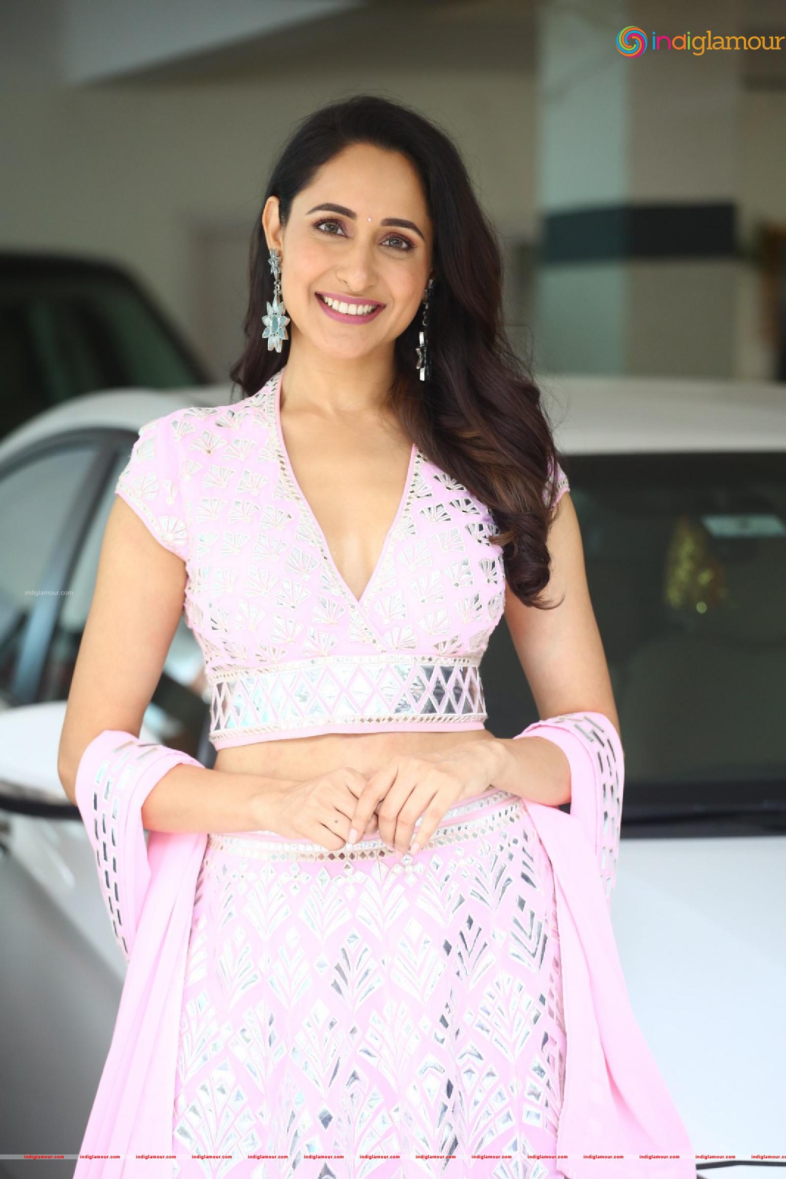 Pragya Jaiswal Actress hd photo