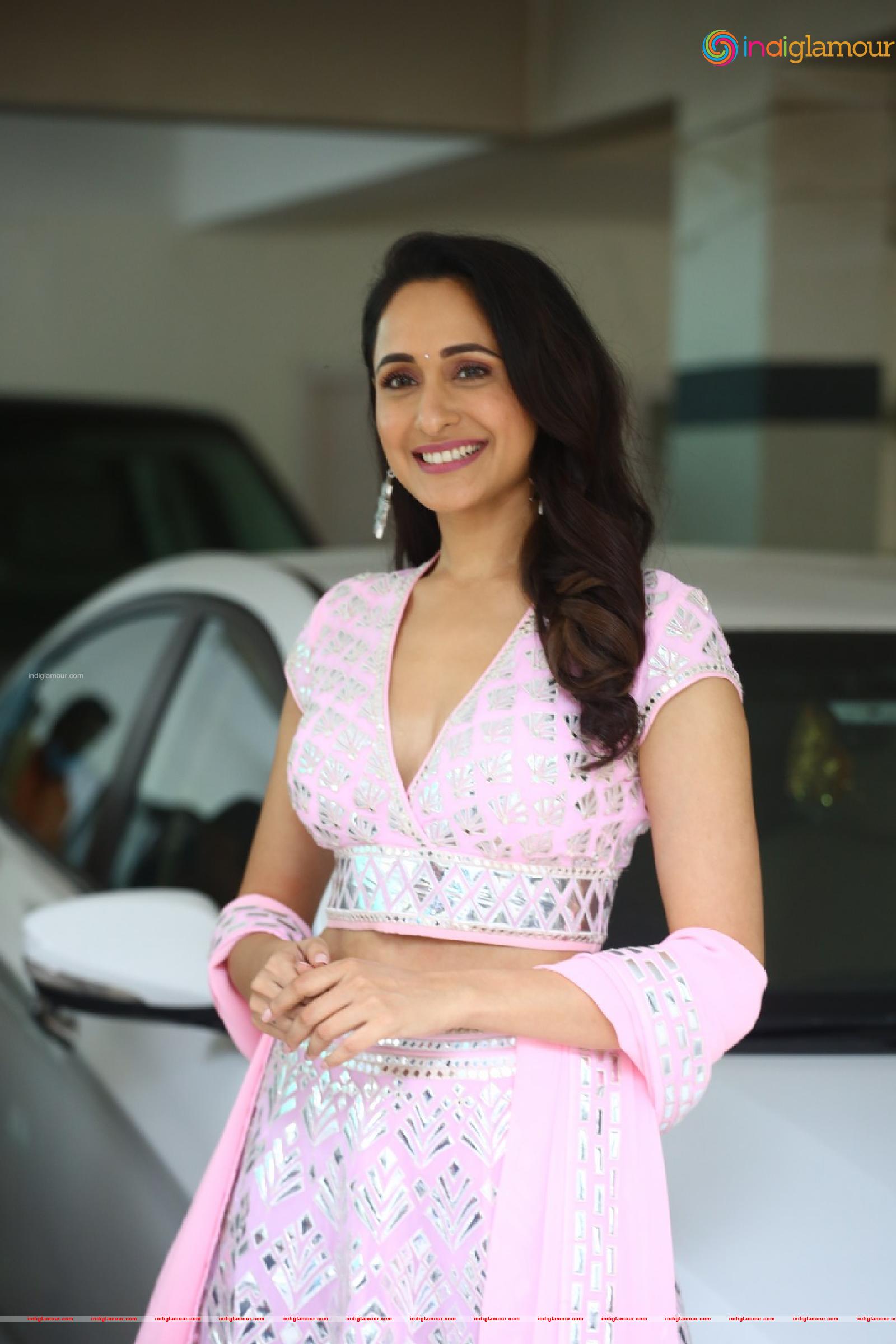 Pragya Jaiswal Actress hd photo